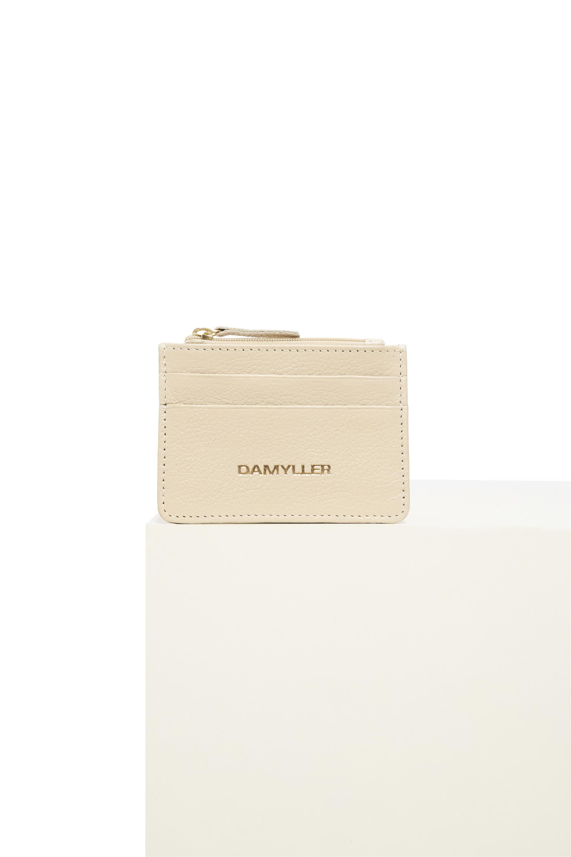 Carteira Feminina com Logo Dourado