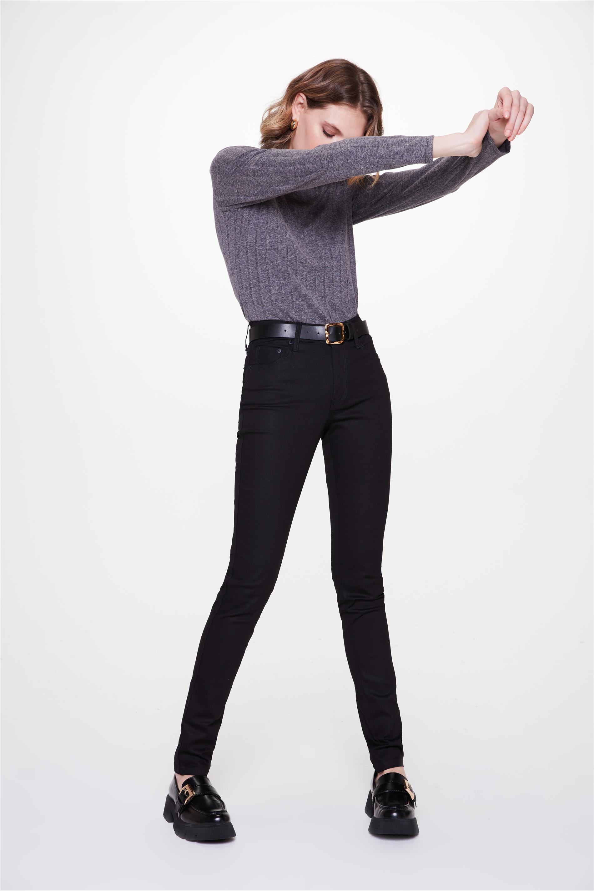 Calça em Denim Color Skinny G4 C2