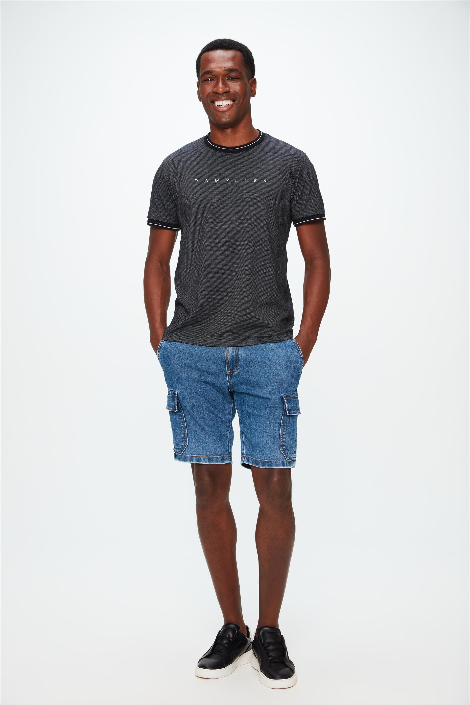 Bermuda Cargo C25 com Bolsos Utilitários