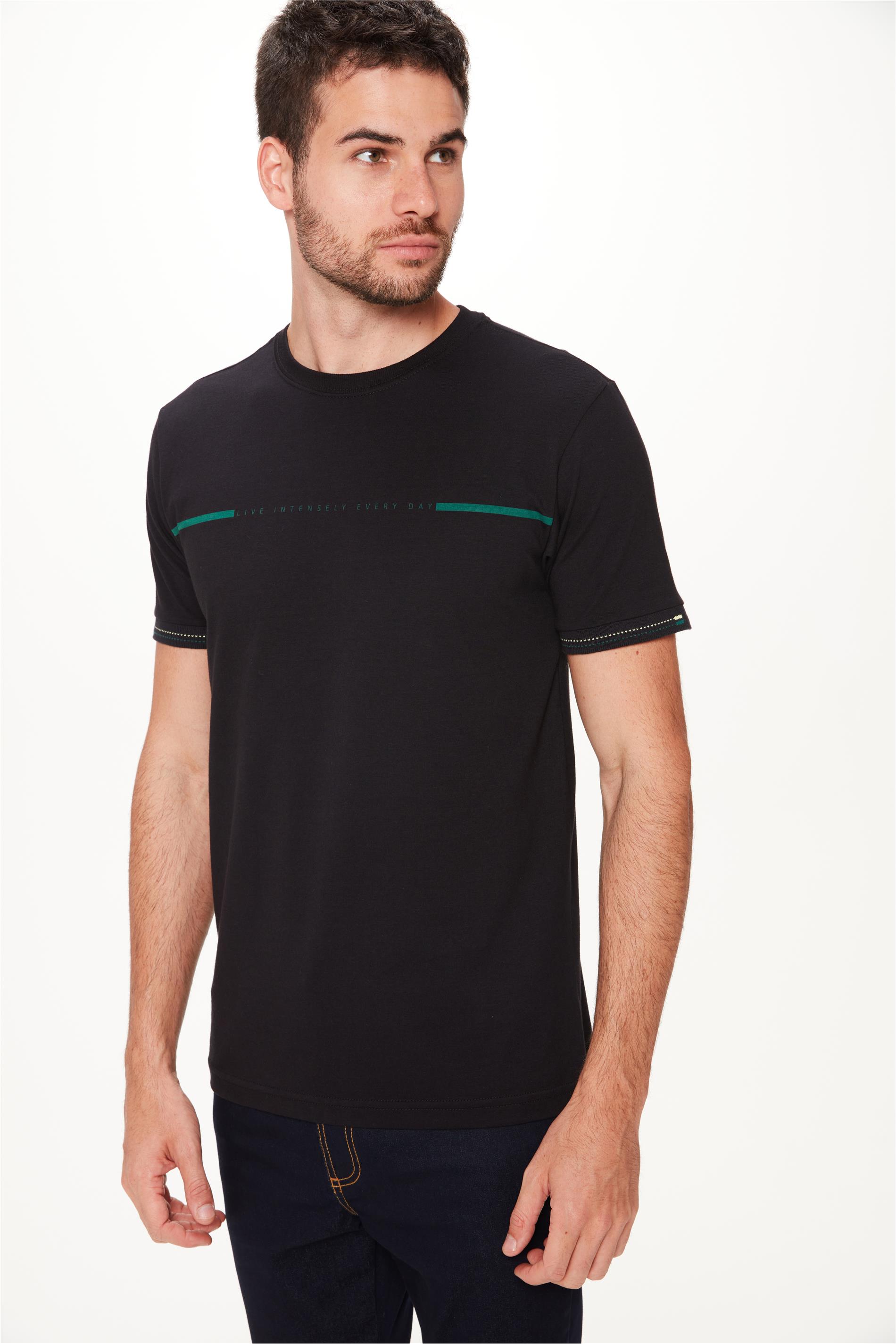 Camiseta Masculina com Ribana e Estampa