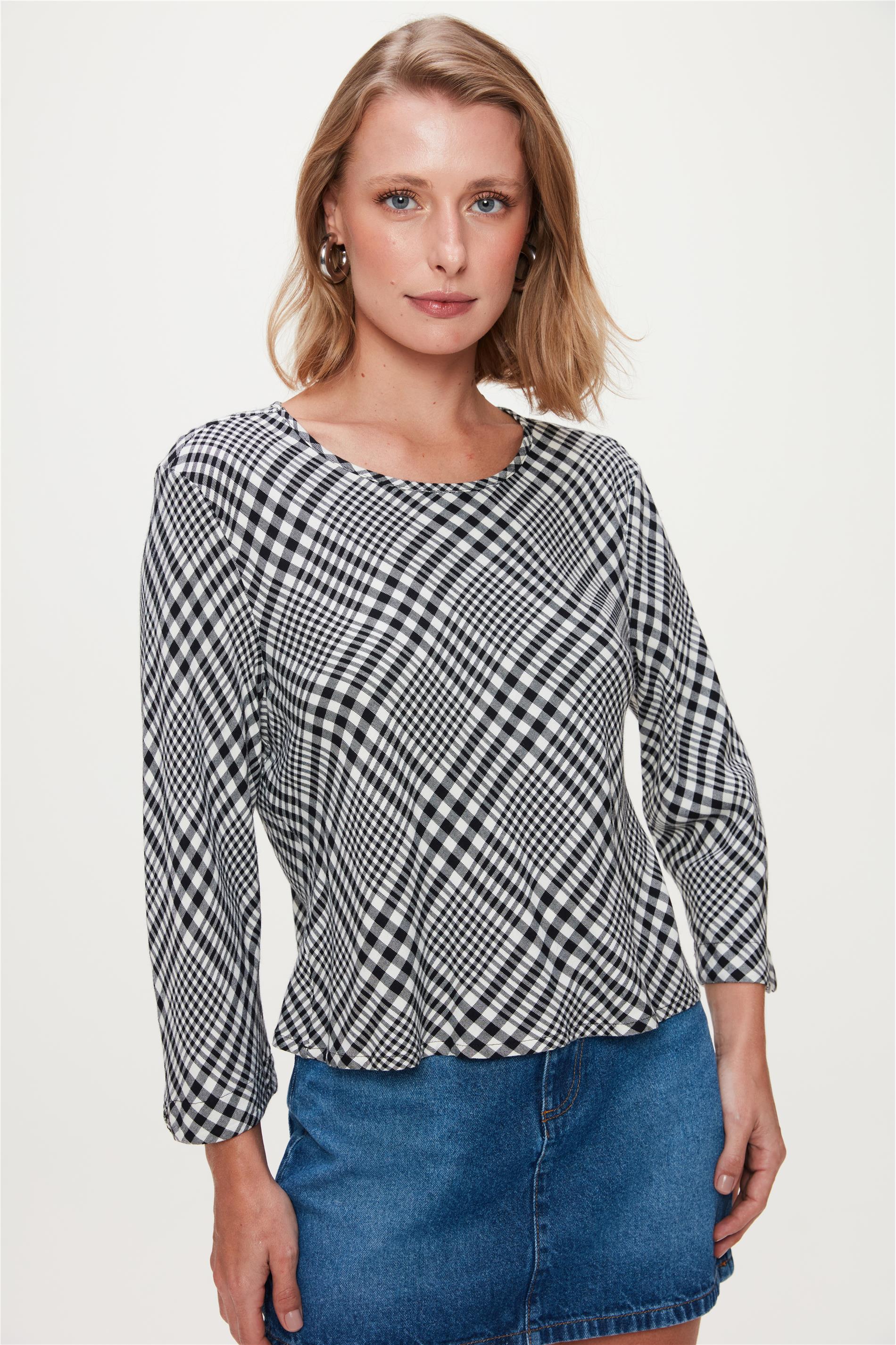 Blusa Solta Decote V Xadrez Clássico