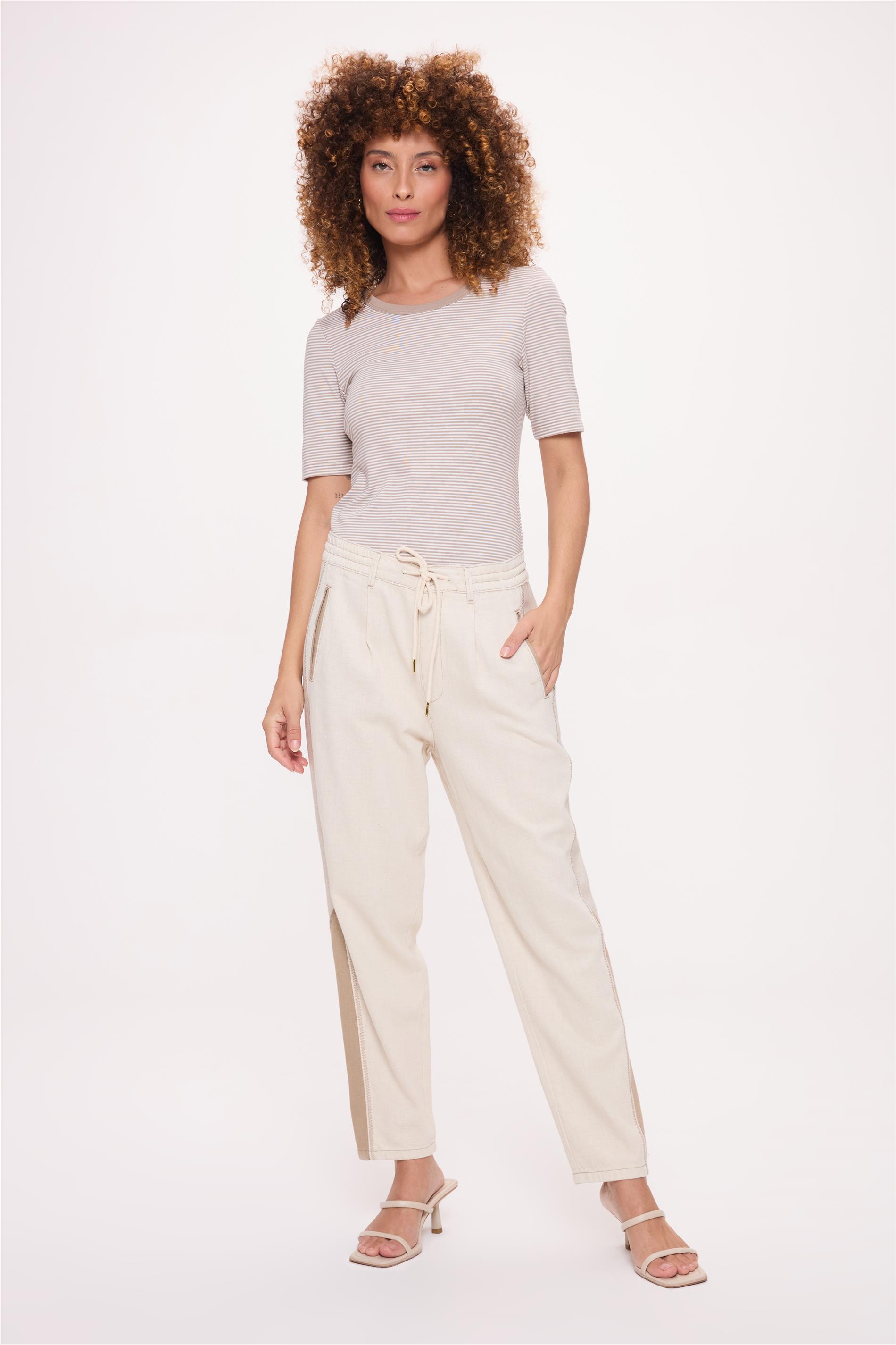 Calça Feminina Jogger de Sarja Cropped
