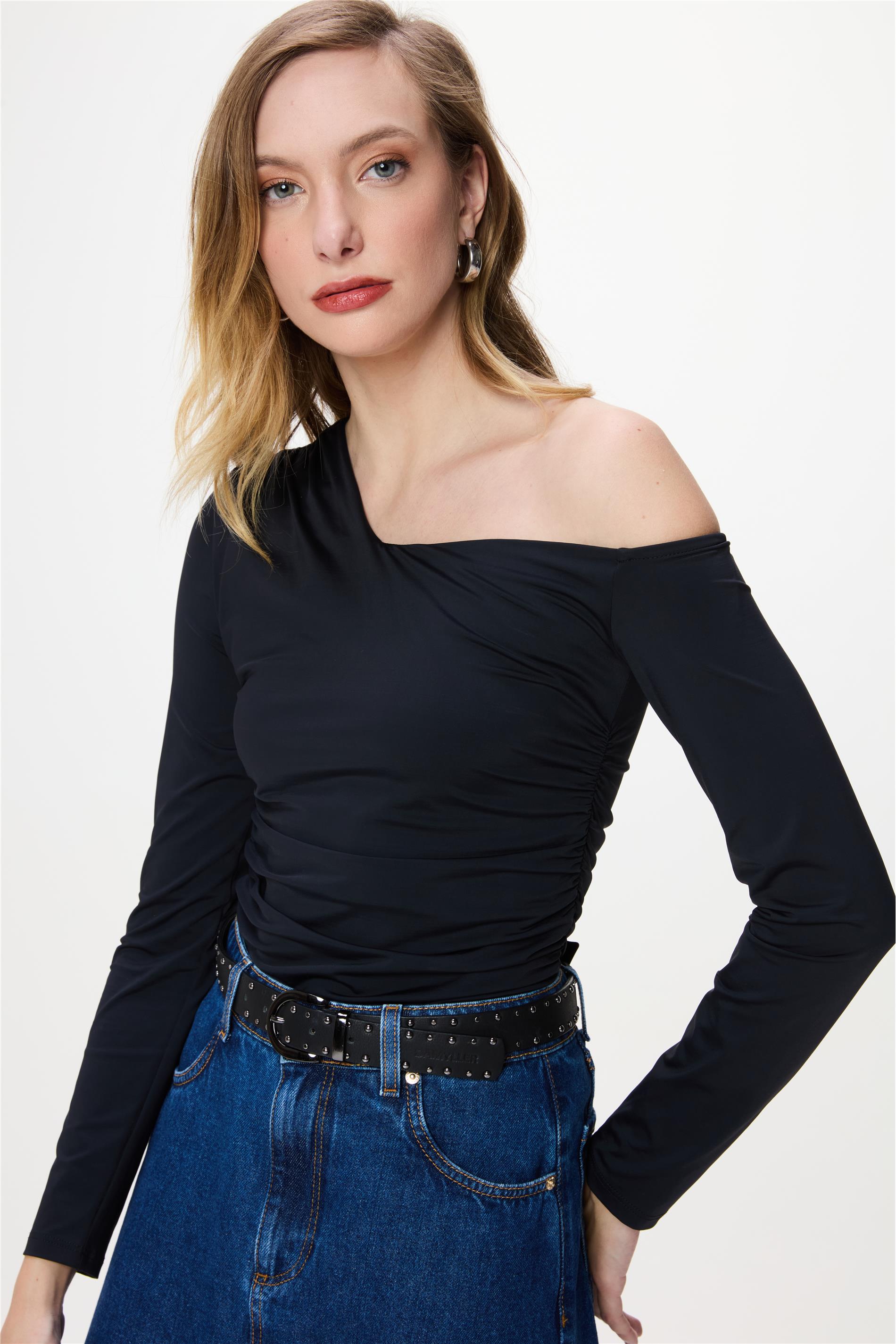 Blusa Poliamida Encorpada Franzida