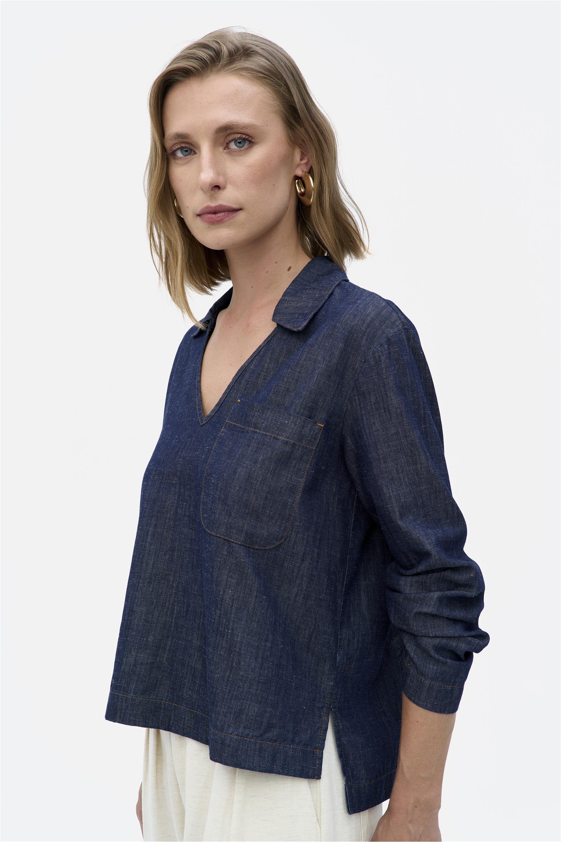 Camisa Jeans Feminina com Bolso