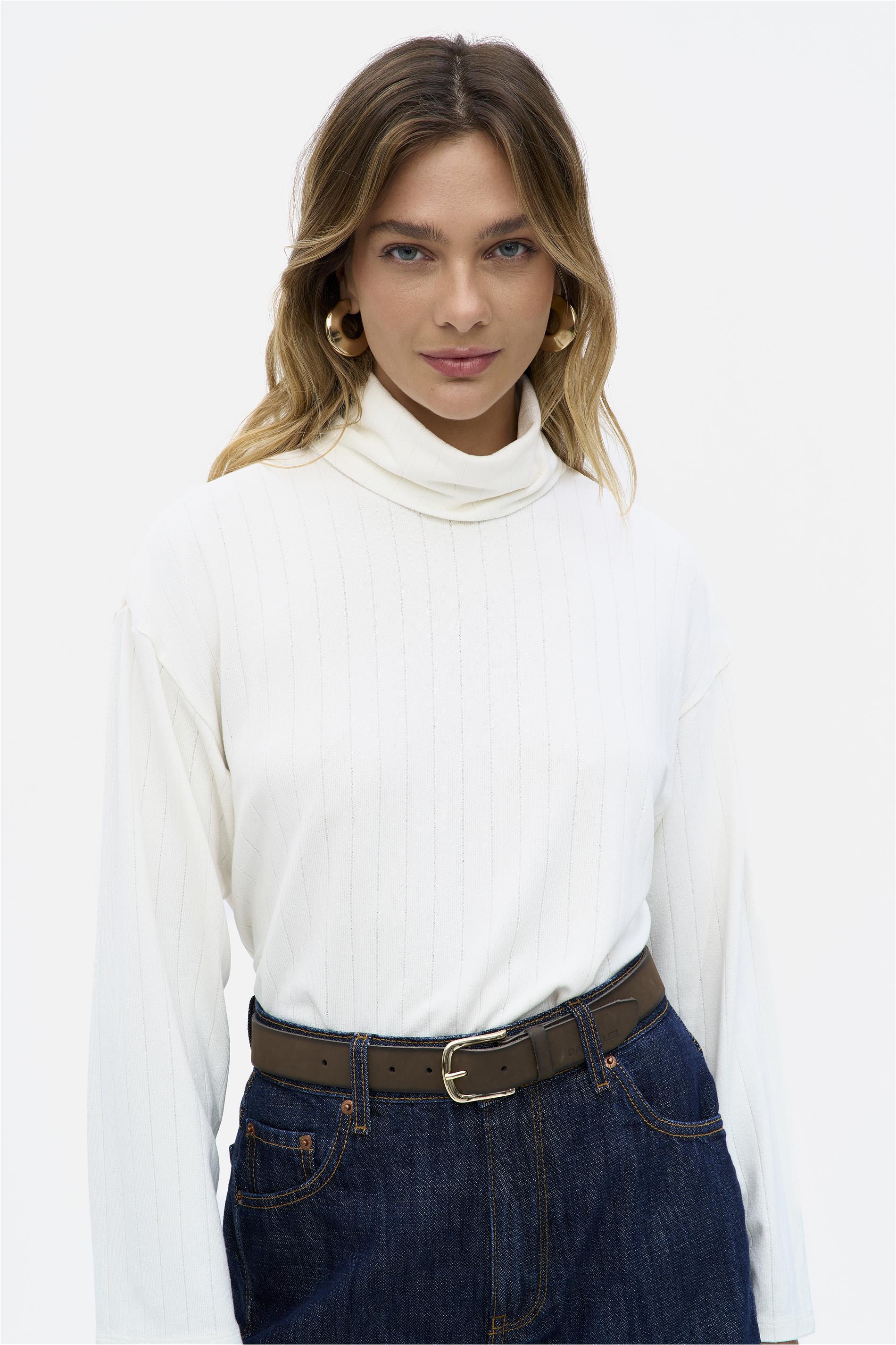 Blusa Canelada com Gola Alta