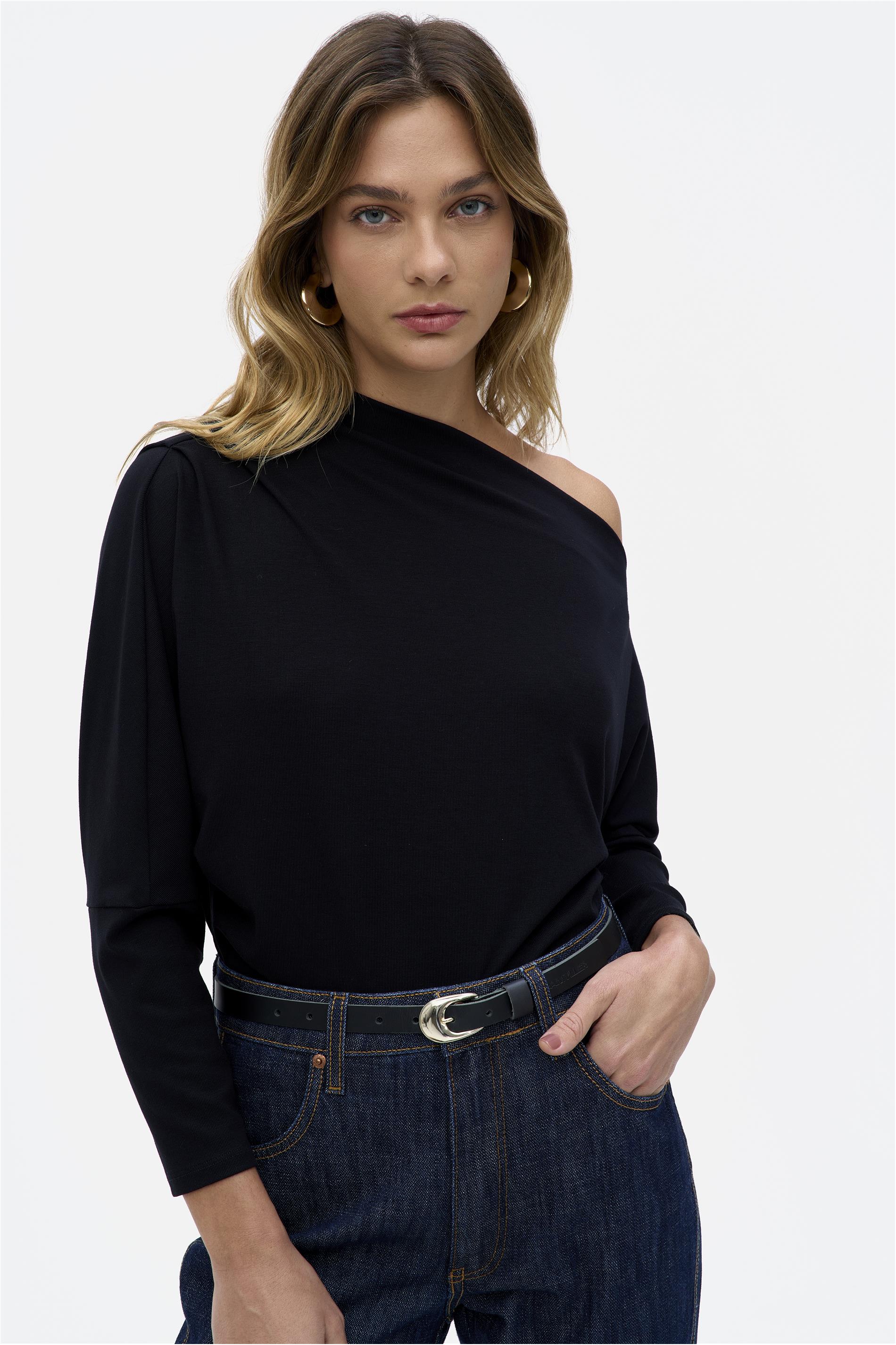 Blusa Decote Assimétrico com Franzidos