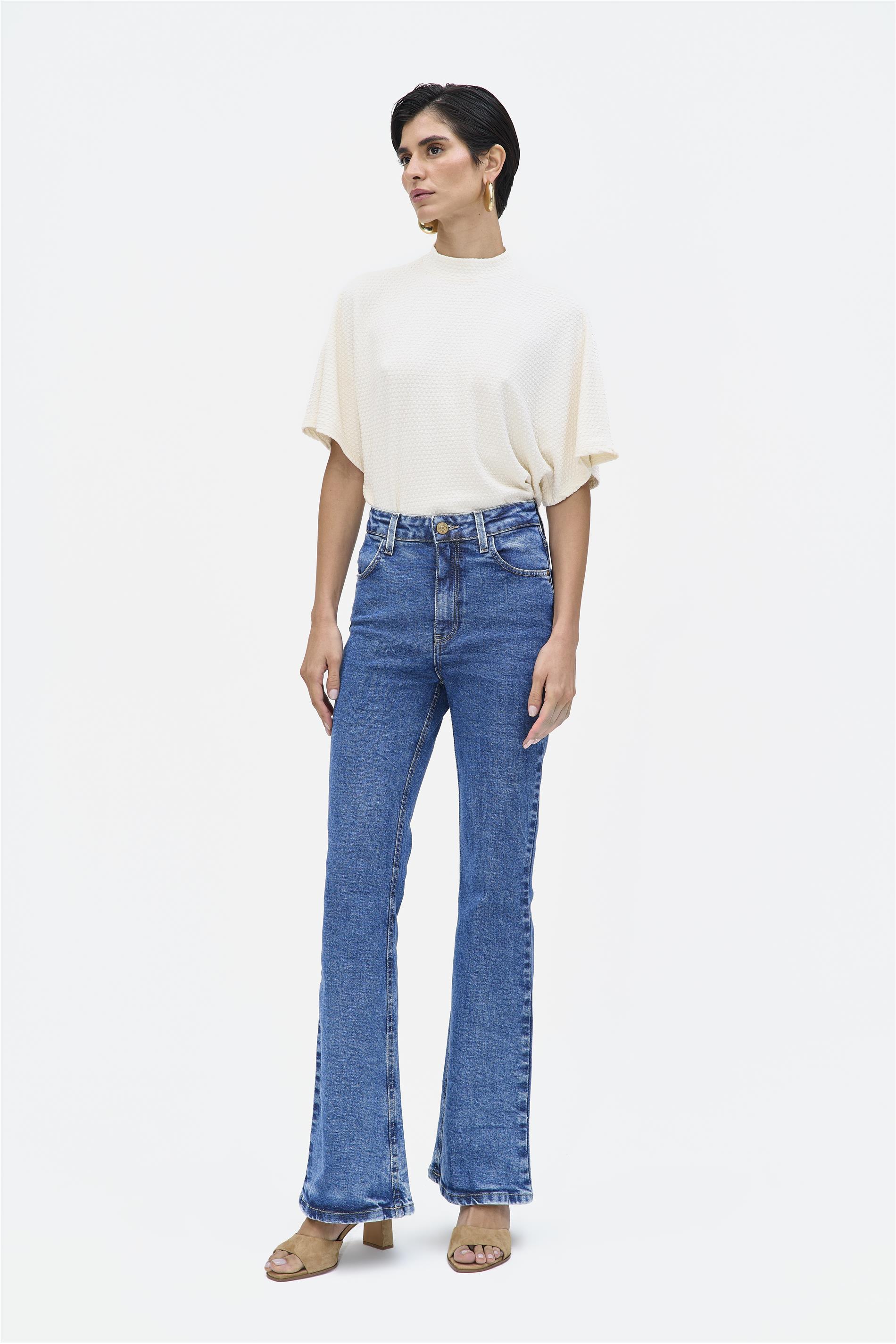 Calça Jeans Boot Cut com Elastano