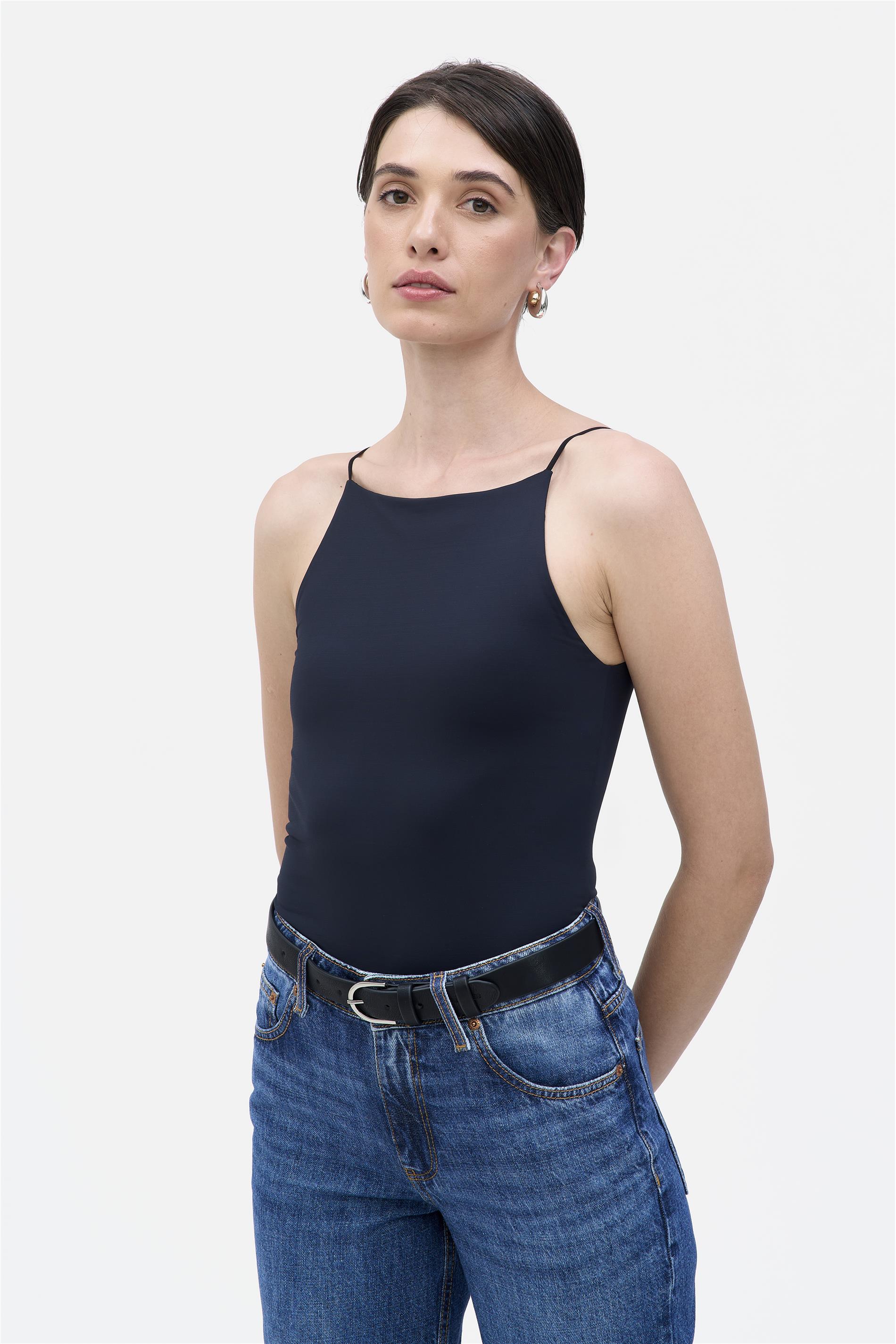 Blusa Justa com Decote Reto e Alças