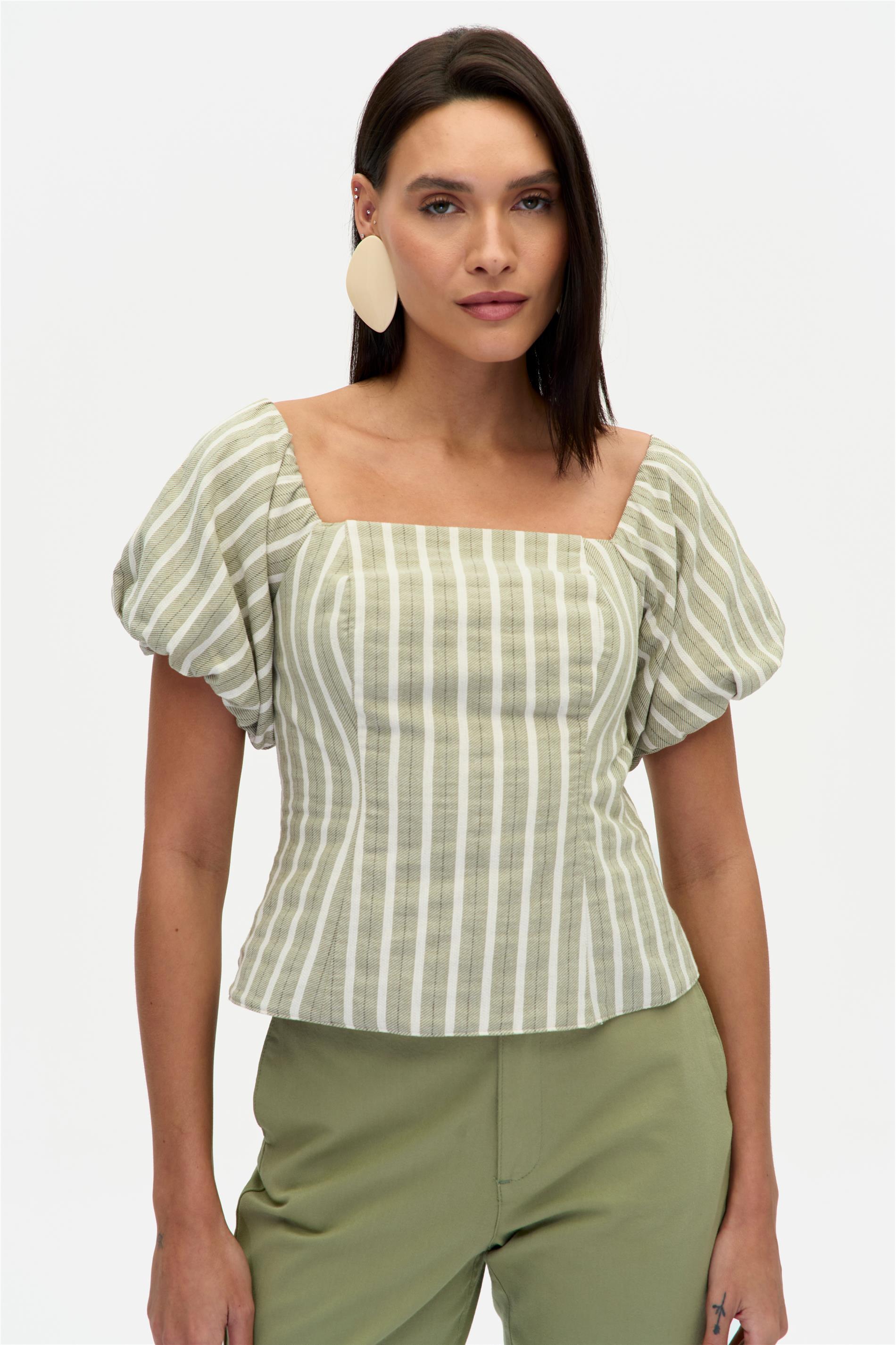 Blusa Listrada Lastec e Mangas Balonê