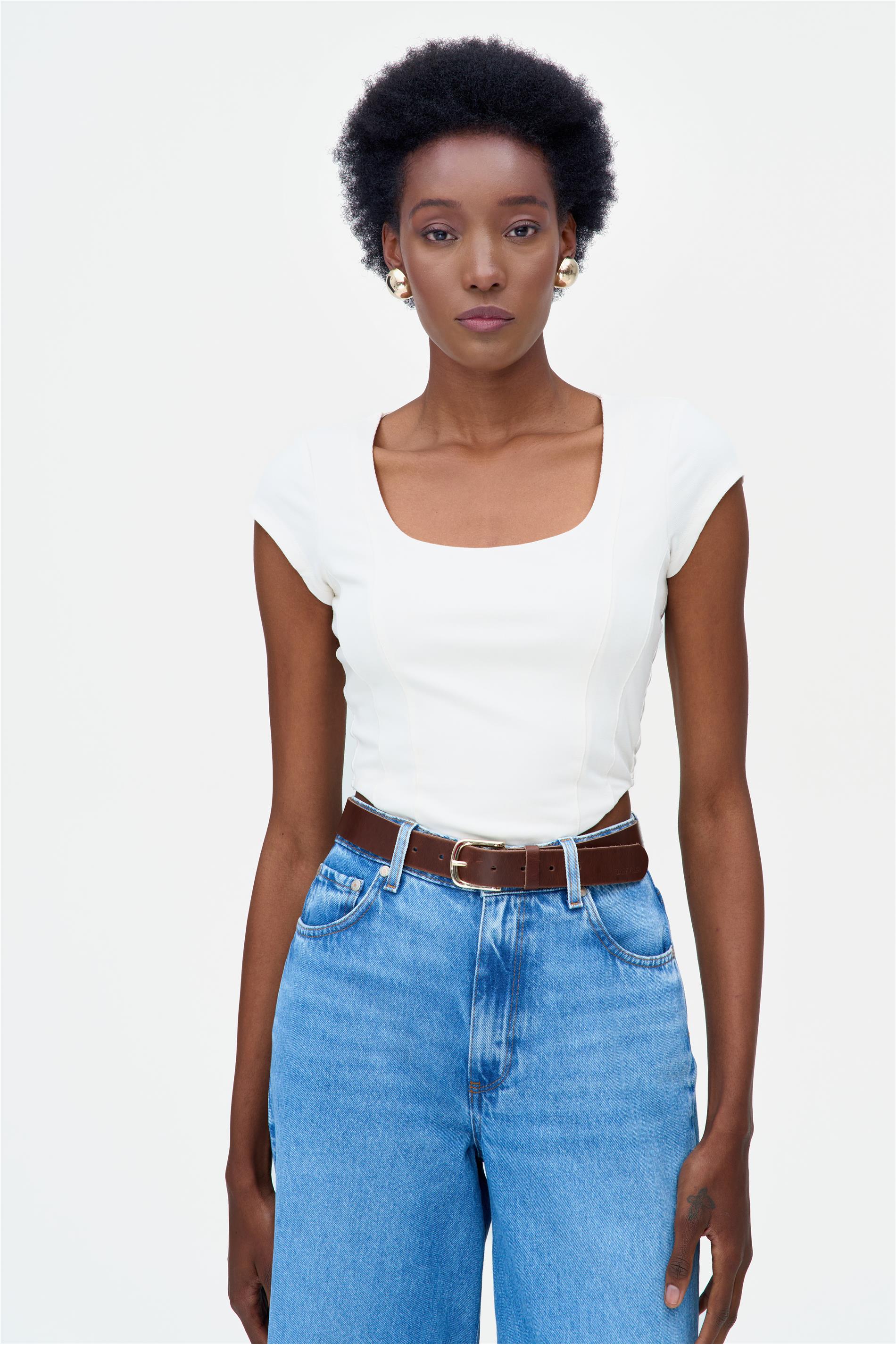 Blusa Feminina Justa com Decote Quadrado