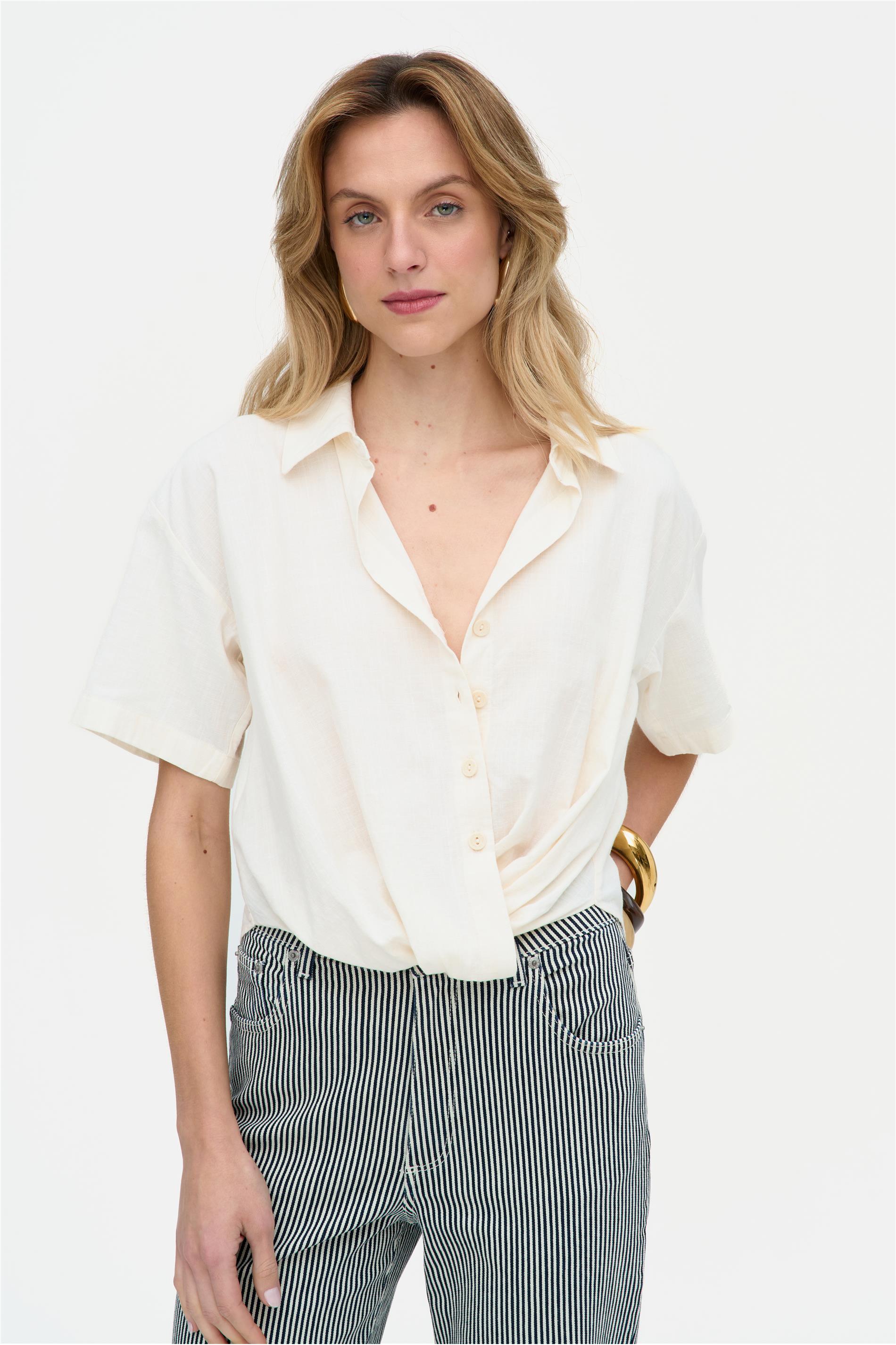 Camisa Feminina com Amarração Frontal