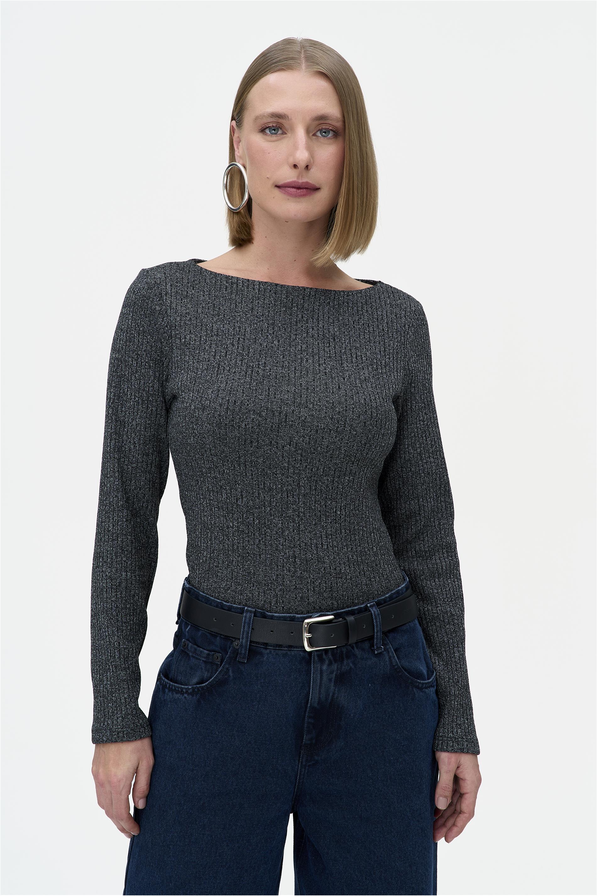 Blusa Feminina Manga Flare com Decote