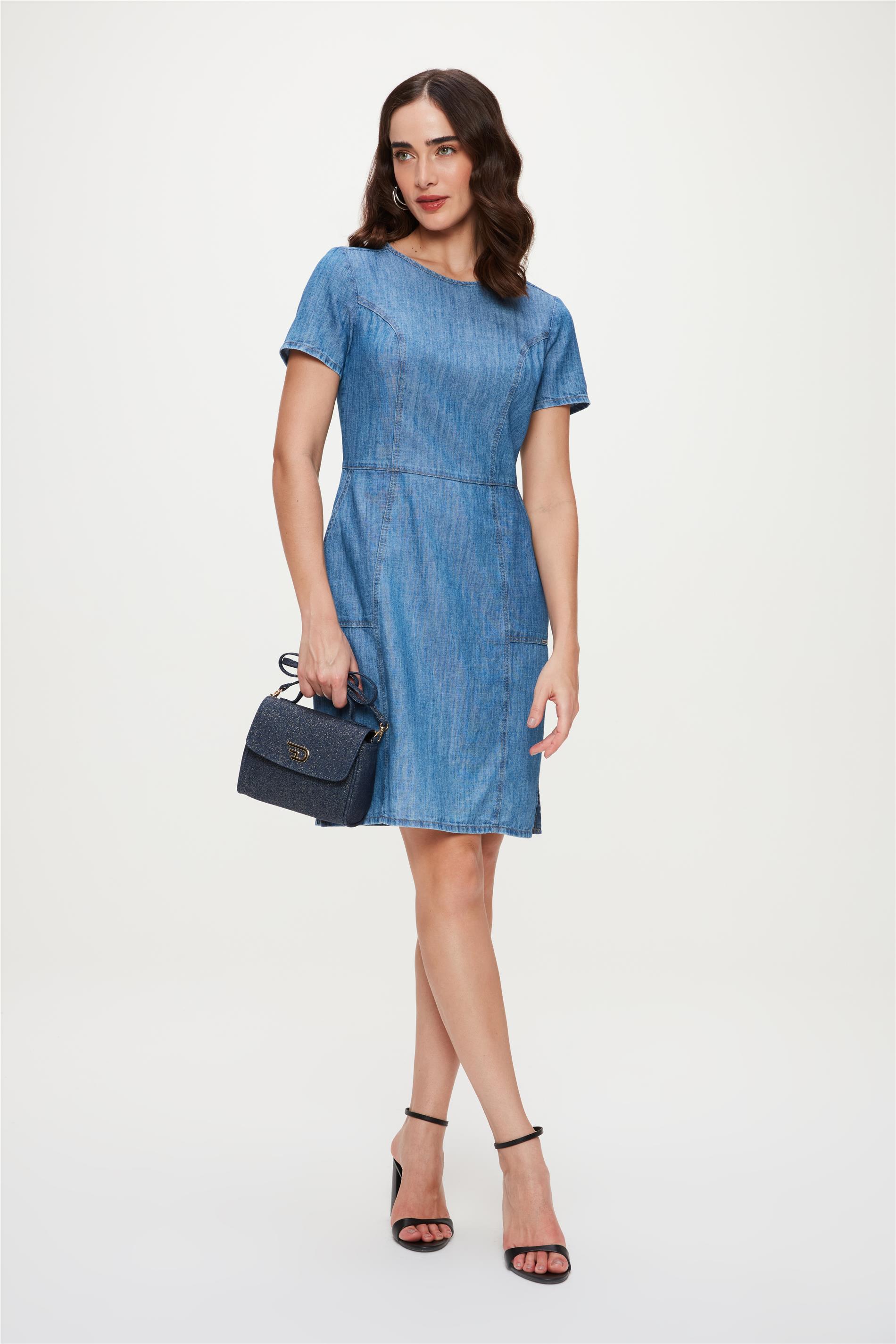 Vestido Jeans Médio com Bolsos
