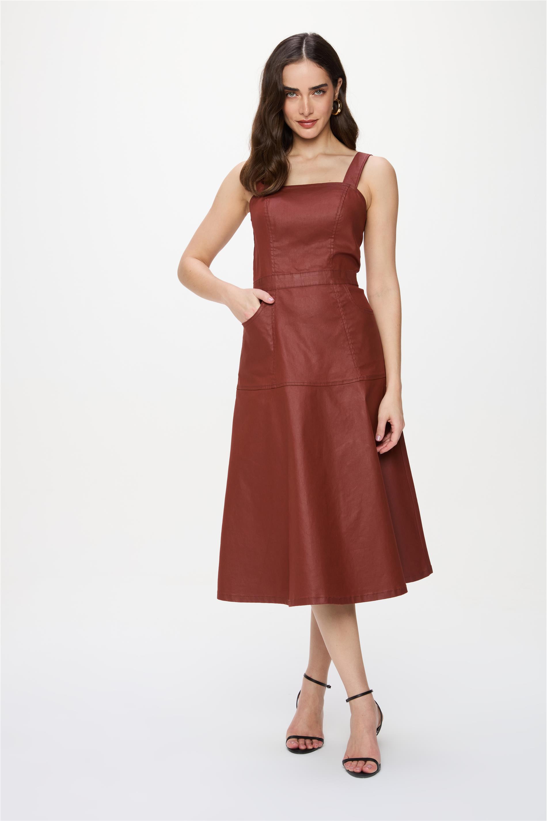 Vestido Midi Resinado com Zíper