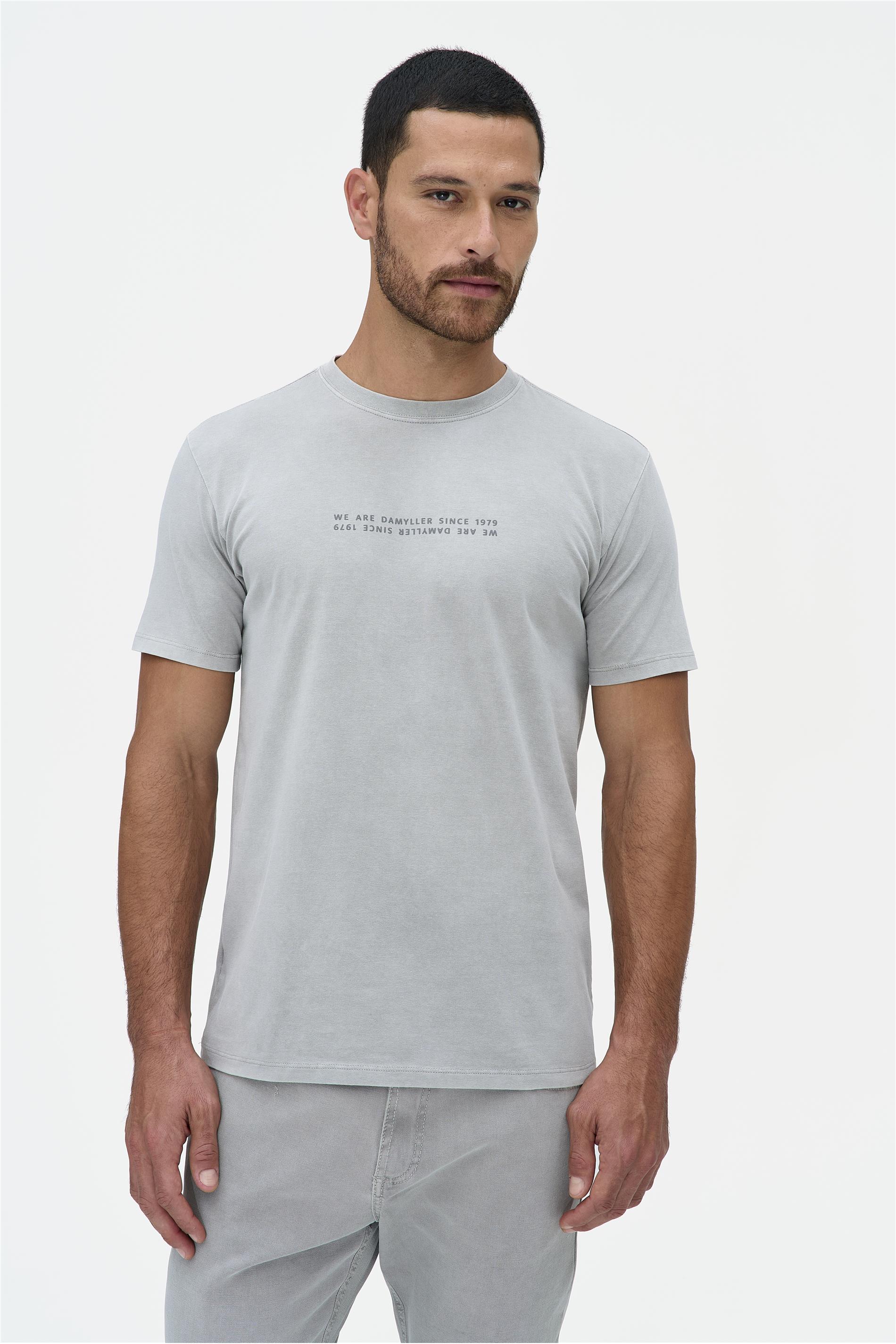 Camiseta Masculina em Malha com Estampa
