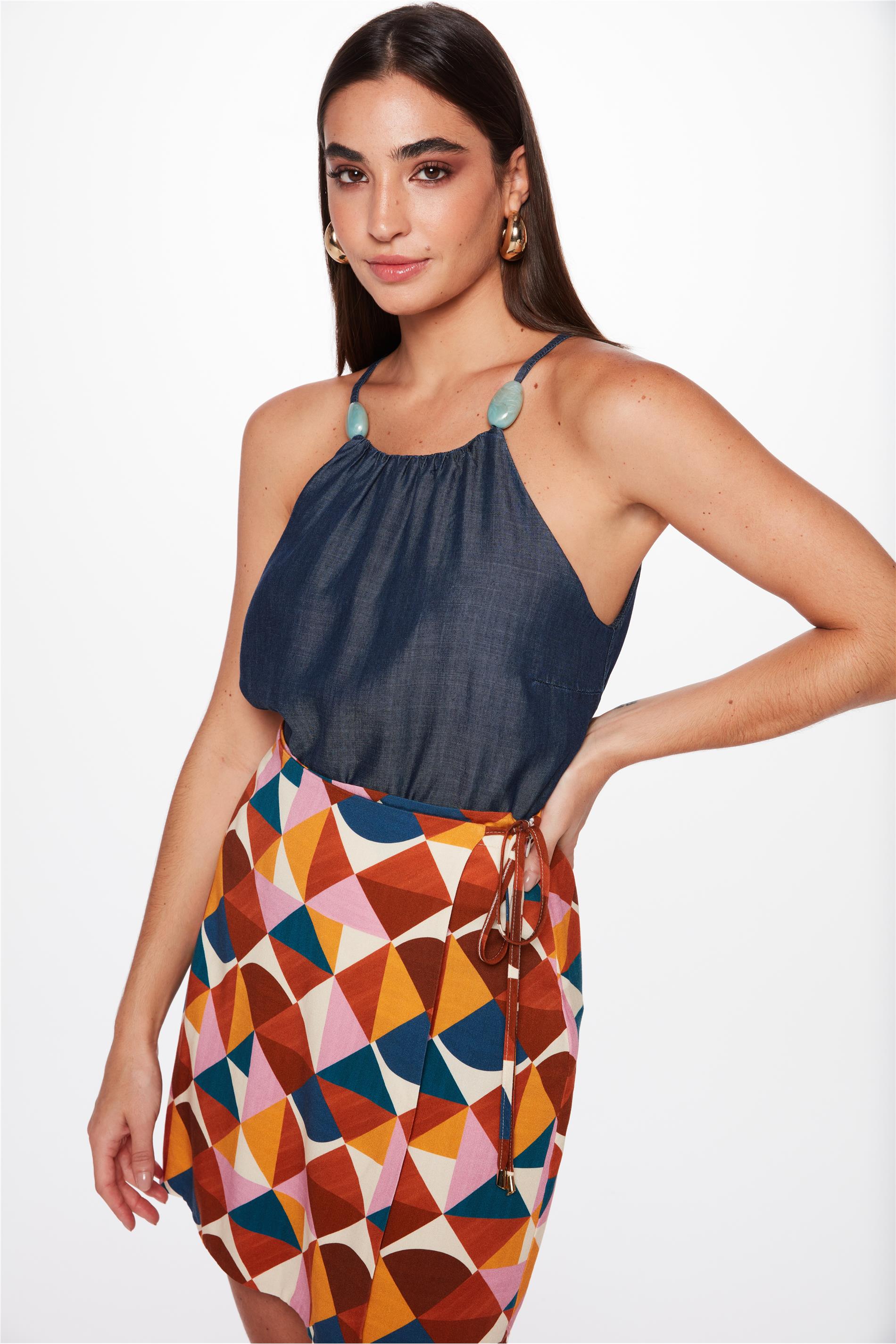 Blusa Jeans com Franzido e Enfeite