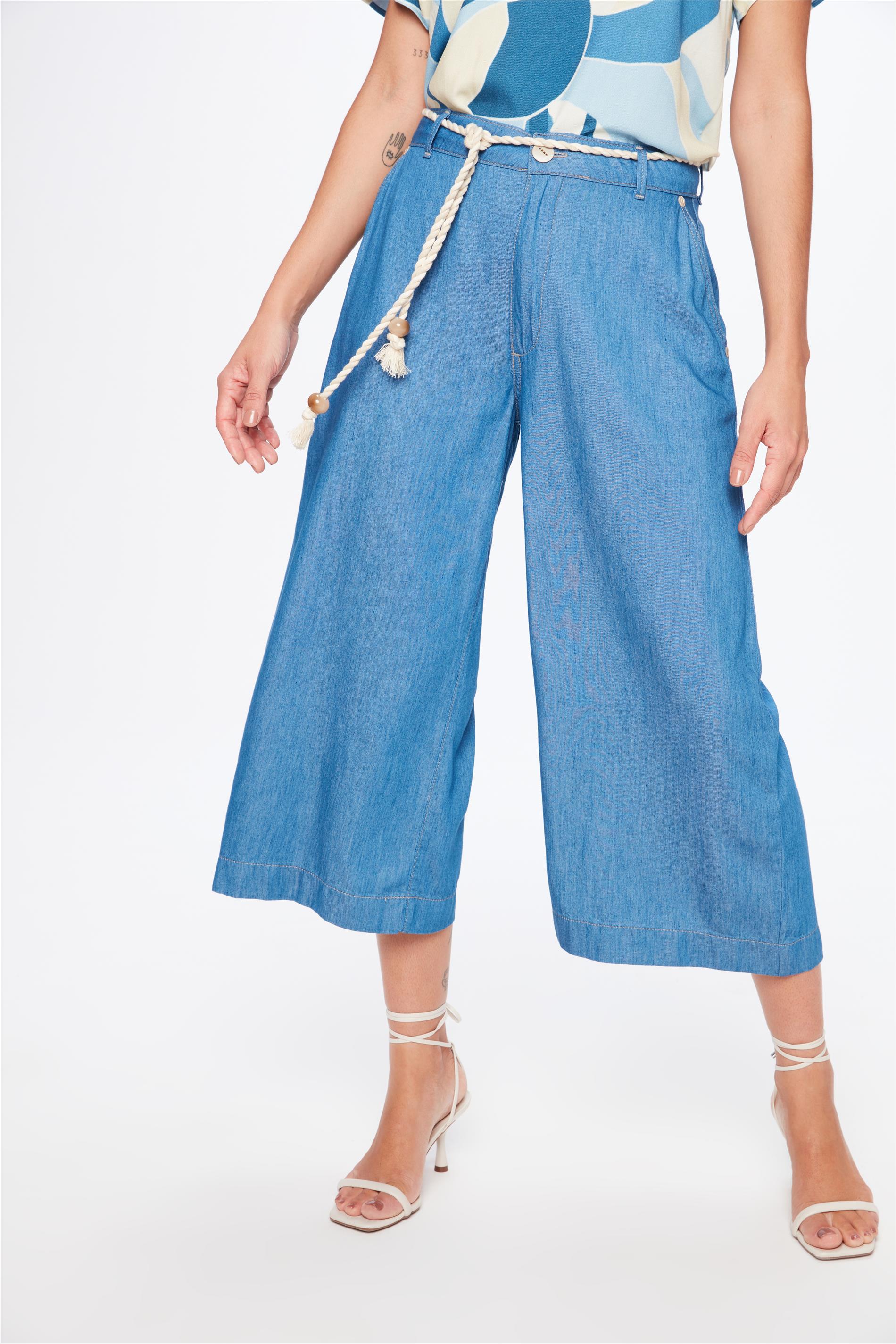 Calça Pantacourt de Algodão e Viscose