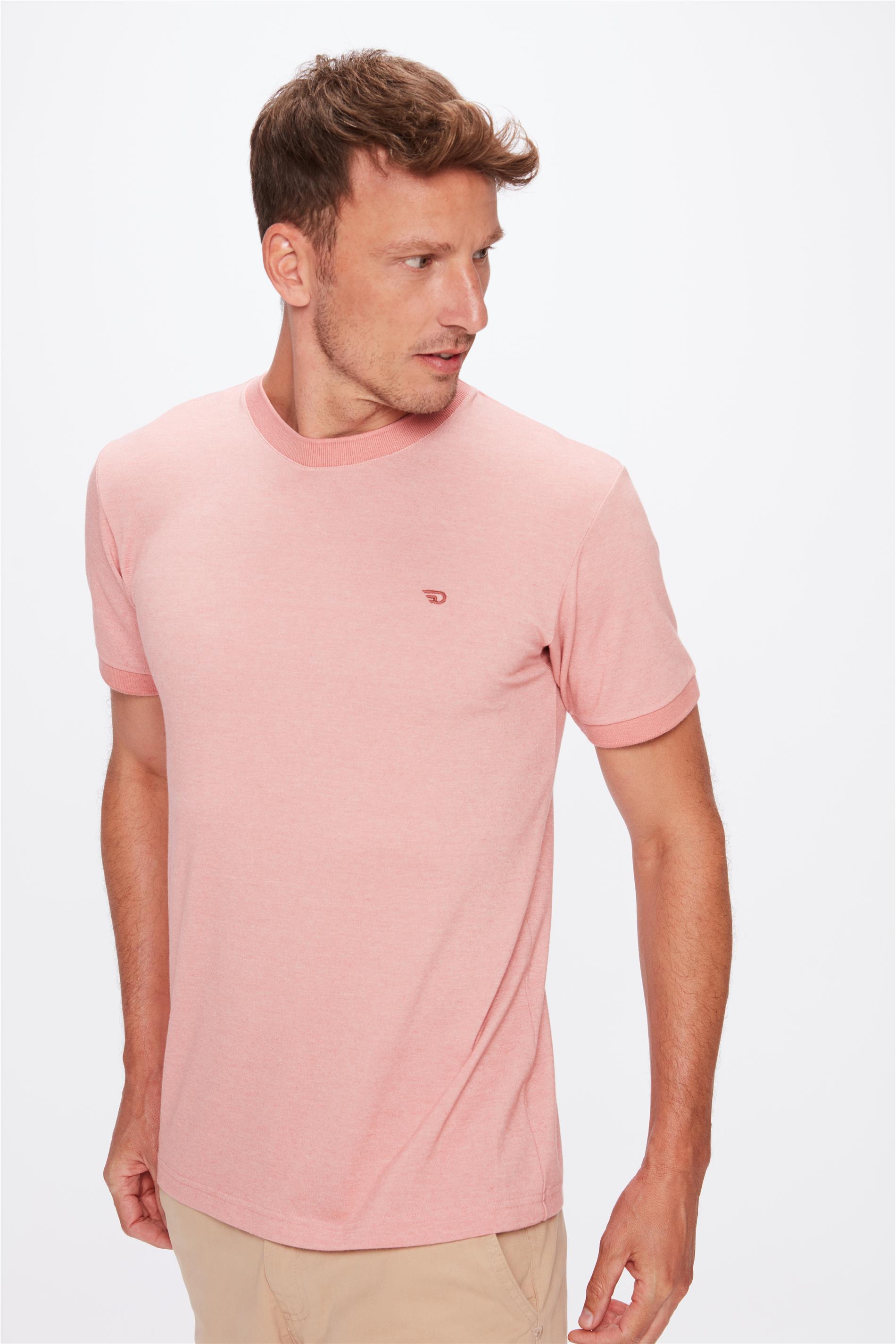 Camiseta Básica com Acabamento em Ribana