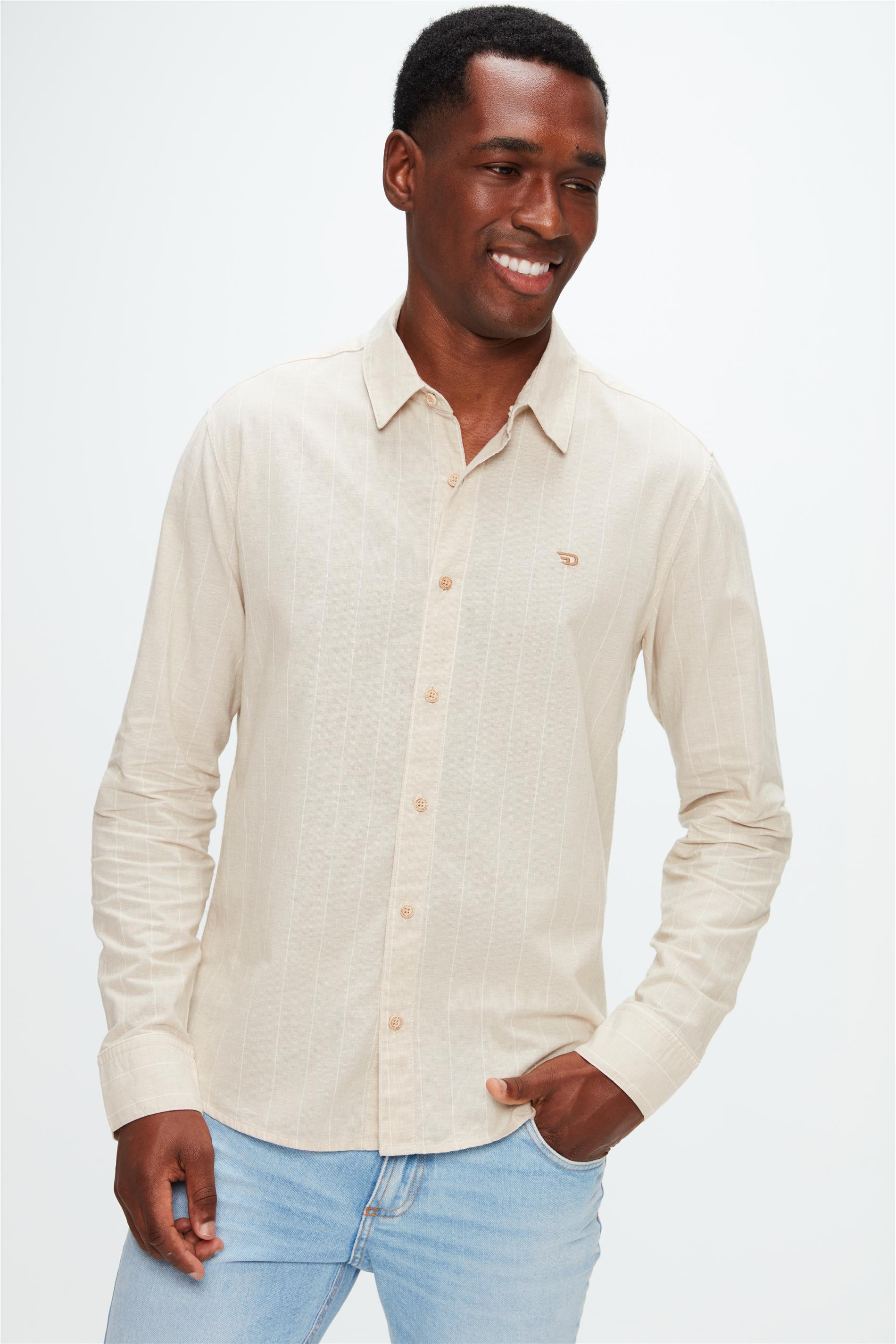 Camisa Clara com Listras Finas
