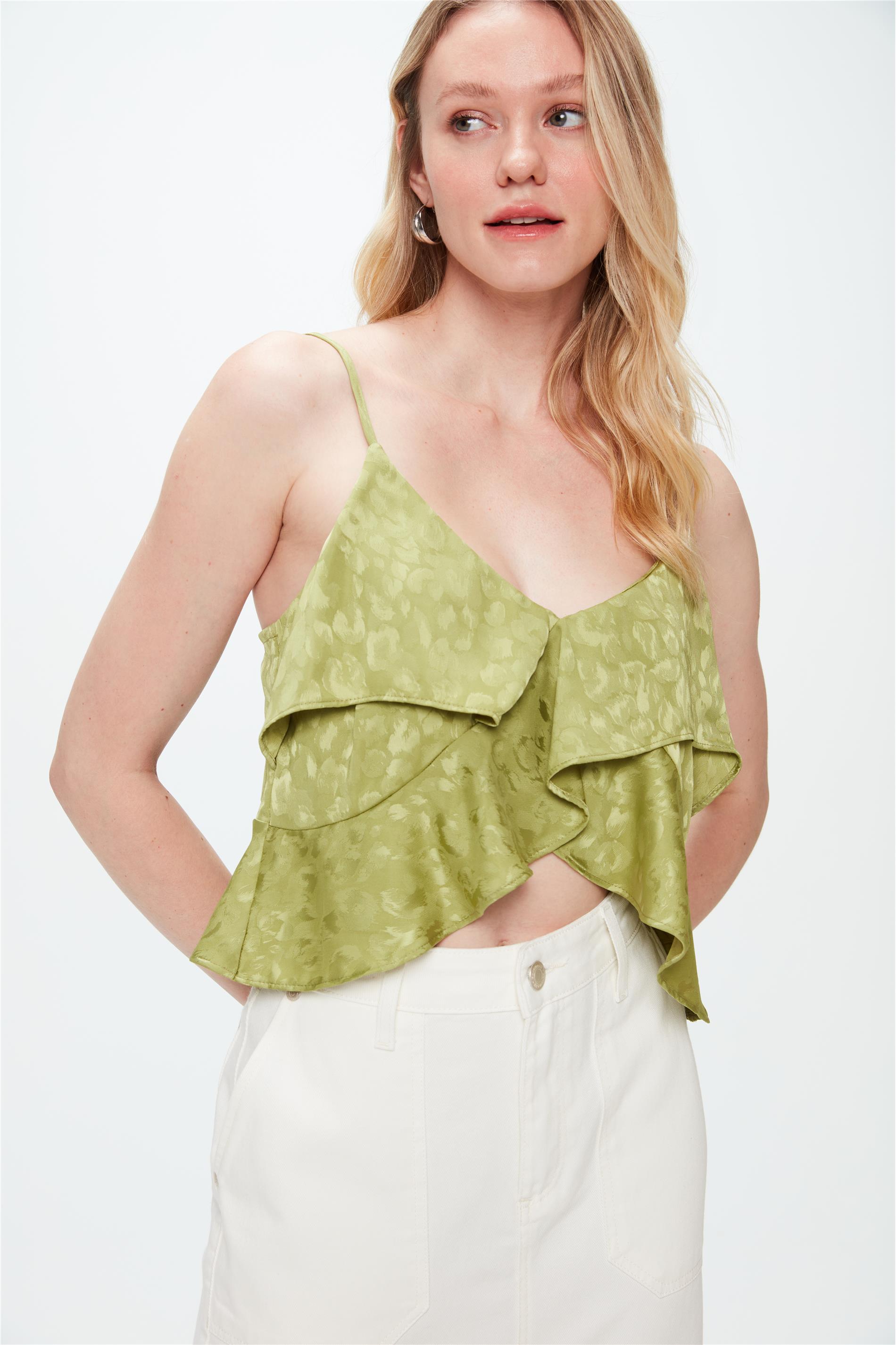 Blusa Leve Cropped com Regulagem