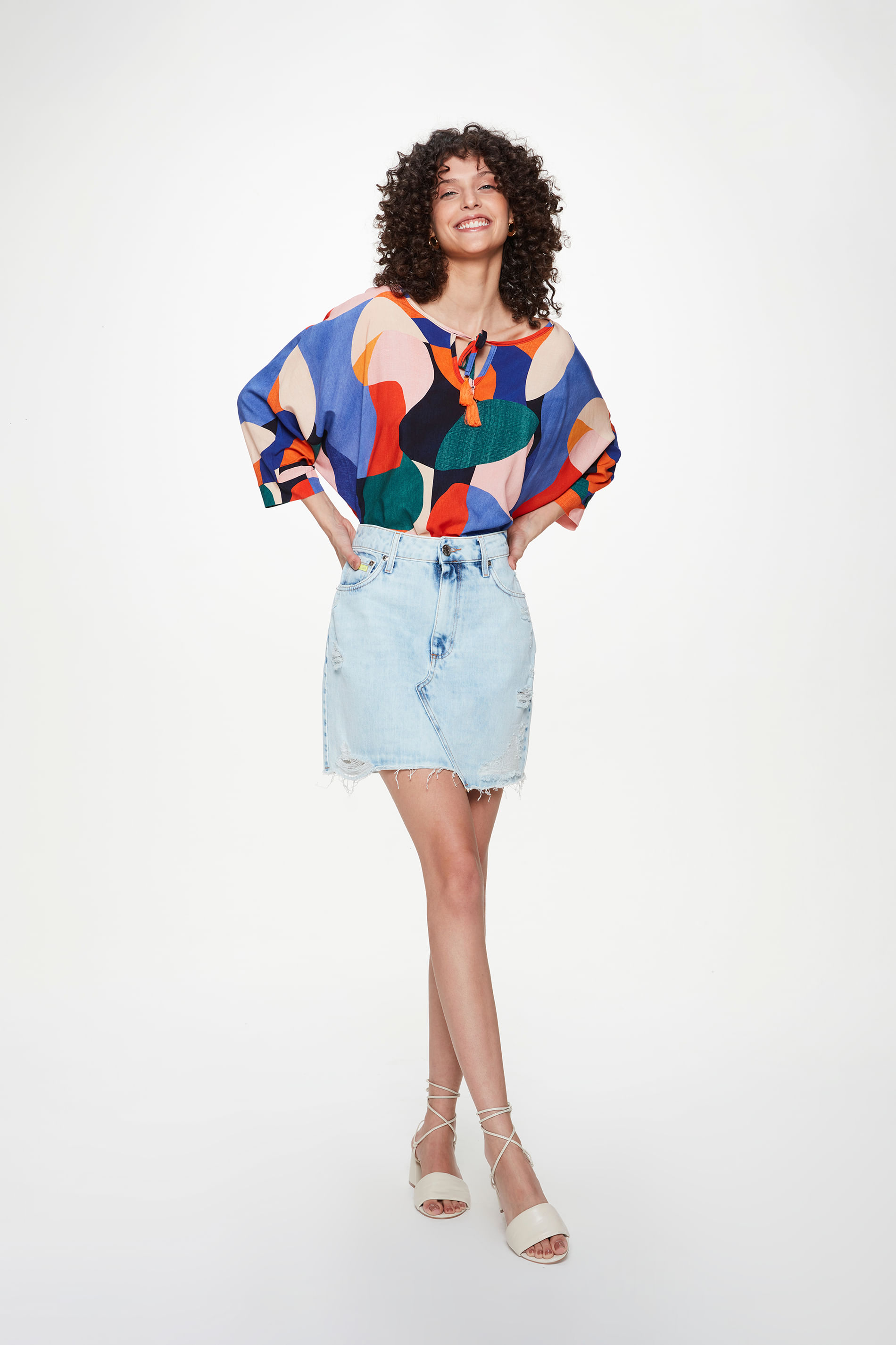 Saia Jeans Claro com Detalhes Neon