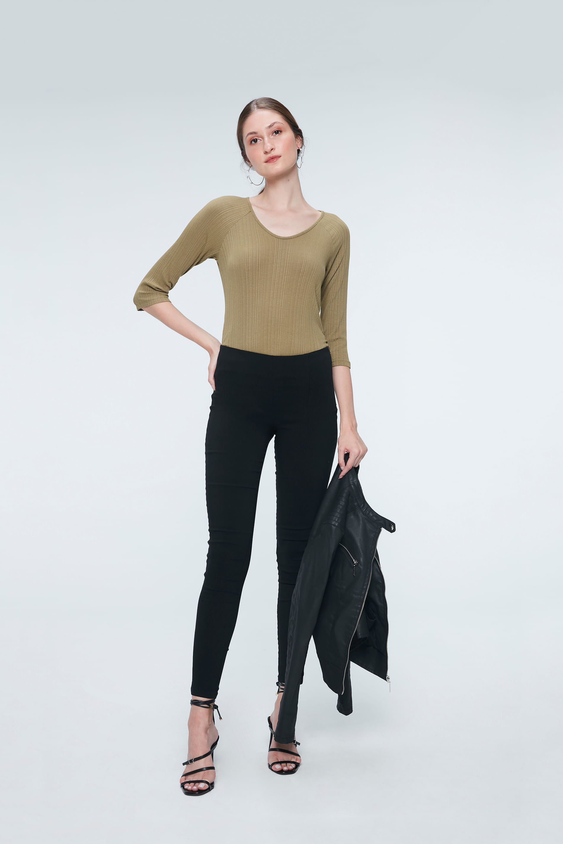Calça Jegging Cropped de Cintura Alta