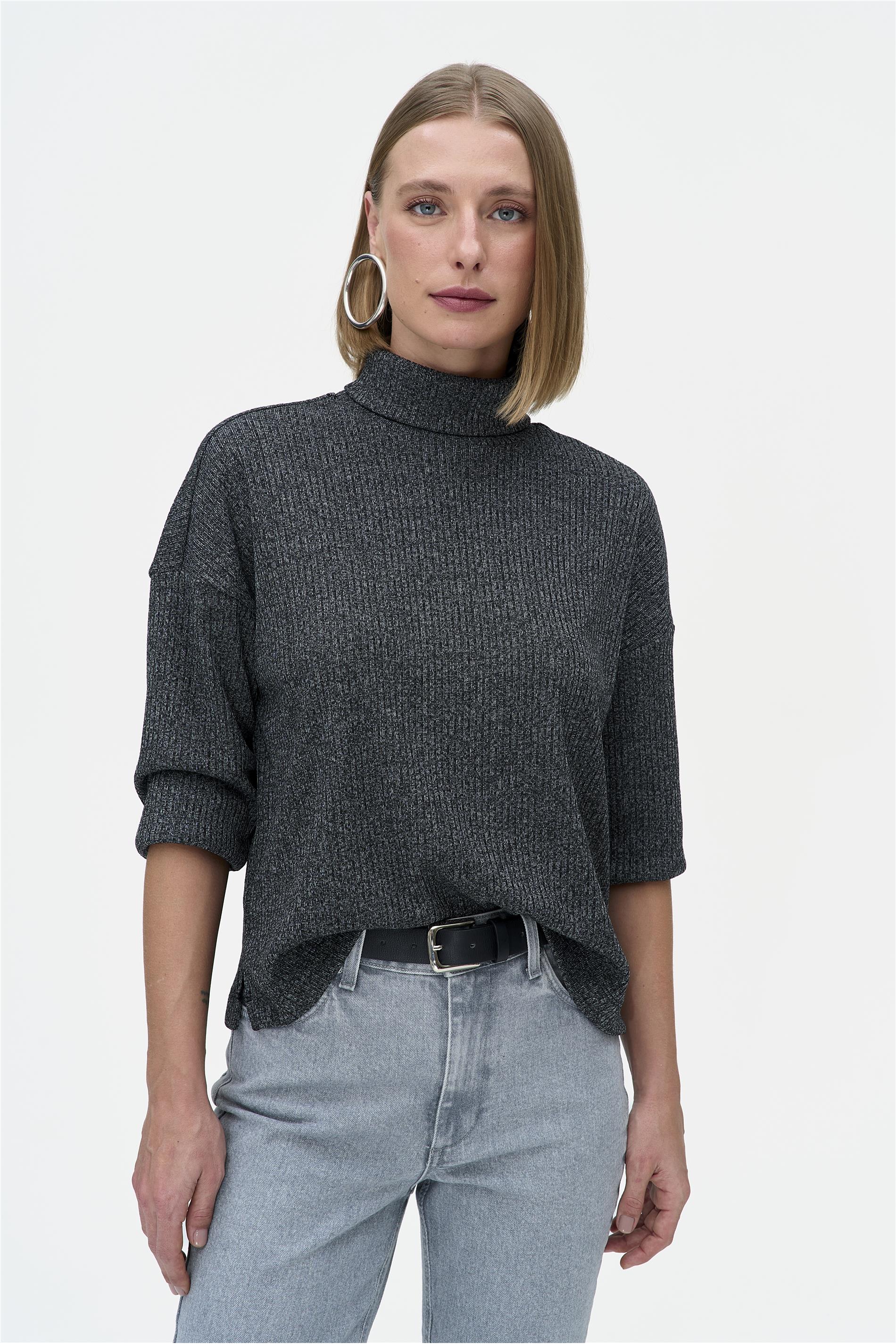 Blusa Feminina Gola Alta em Malha Mescla
