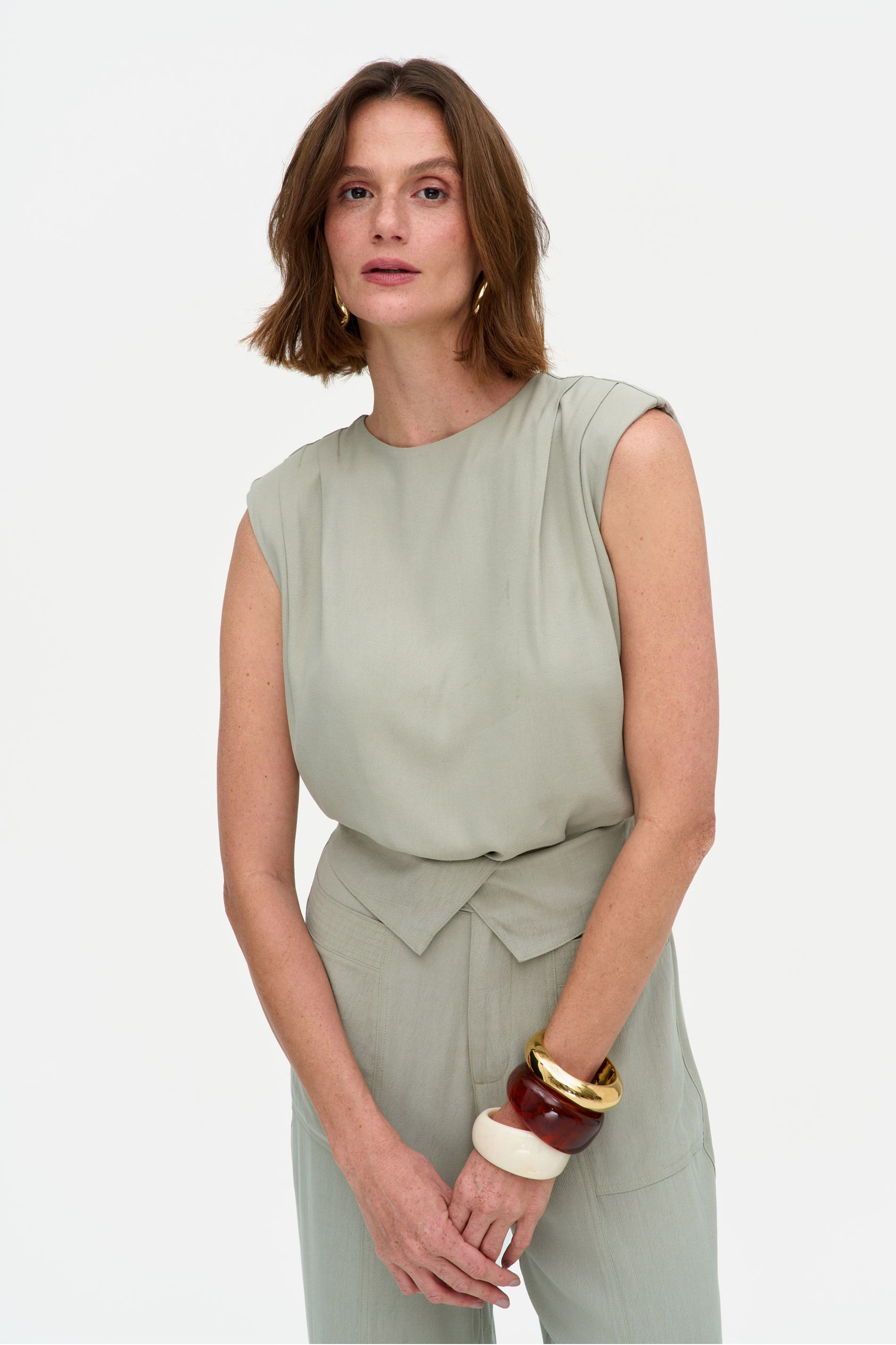 Blusa Feminina sem Mangas em Liocel