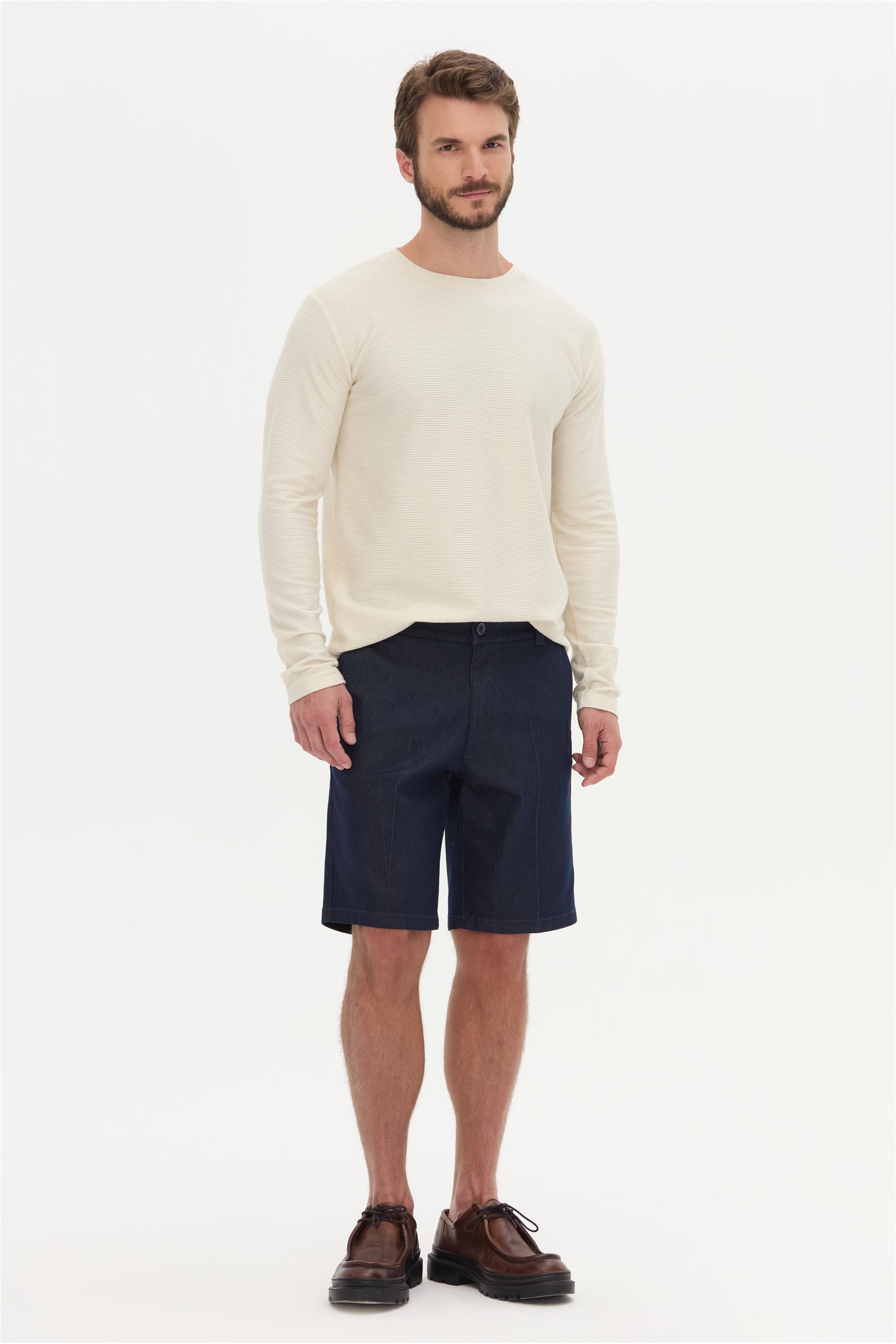 Bermuda Masculina em Sarja com Vinco