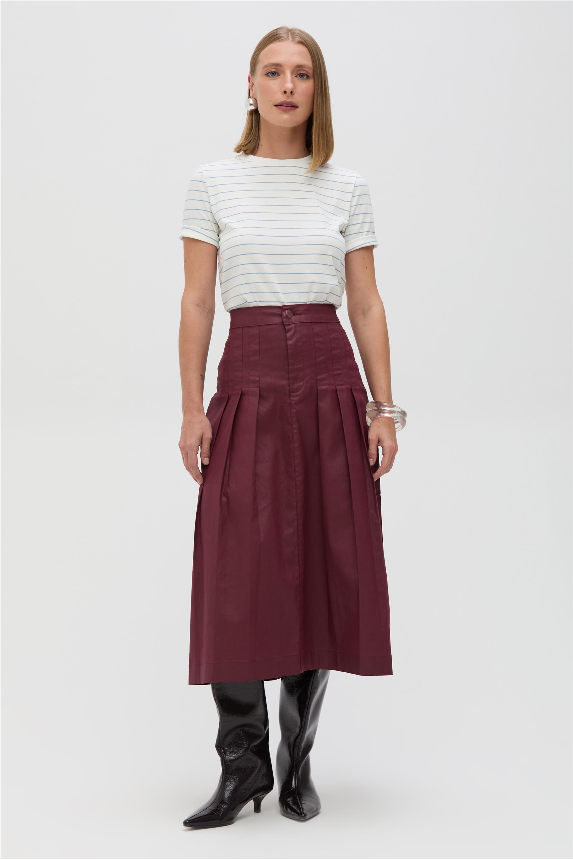 Saia Midi Jeans Resinada com Pregas