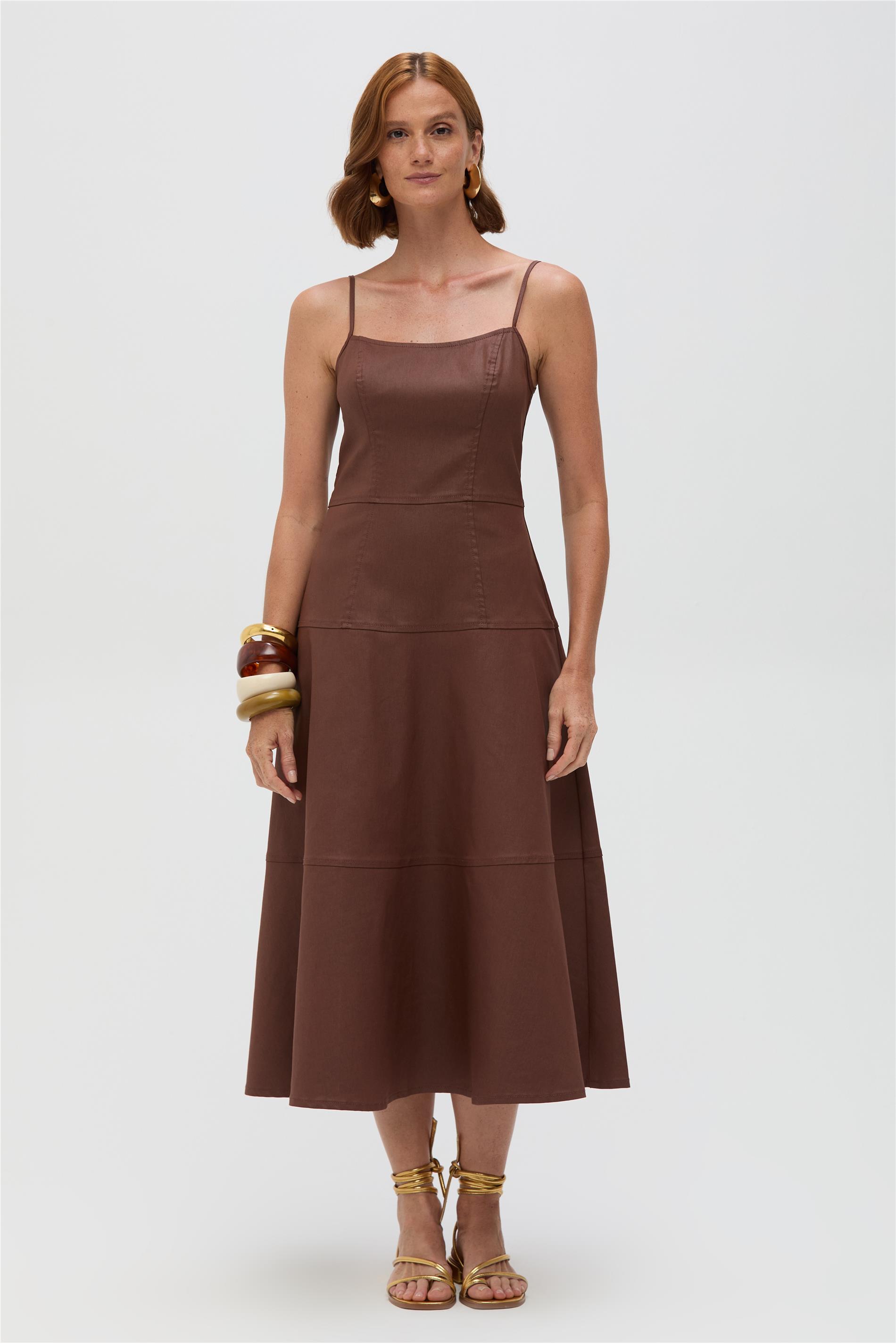 Vestido Midi com Saia Godê Ajustável