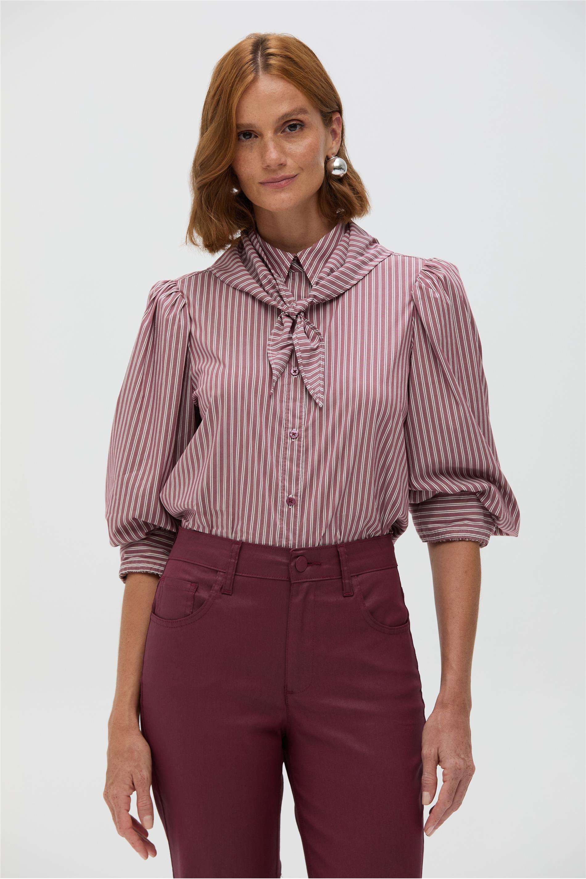 Camisa Feminina com Mangas Volume