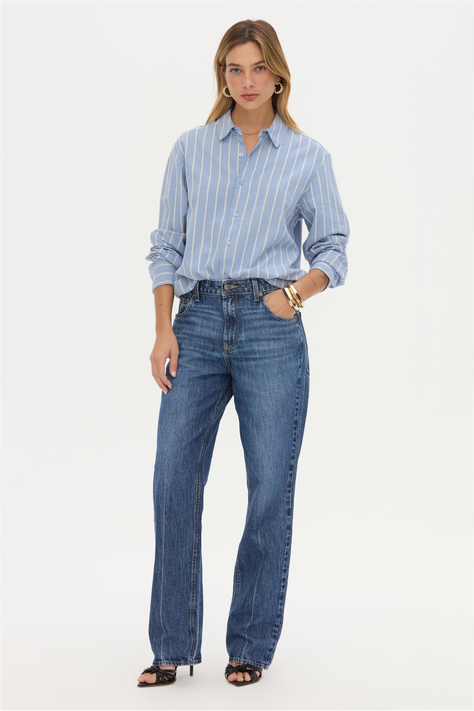 Calça Jeans Reta com Vinco a Laser