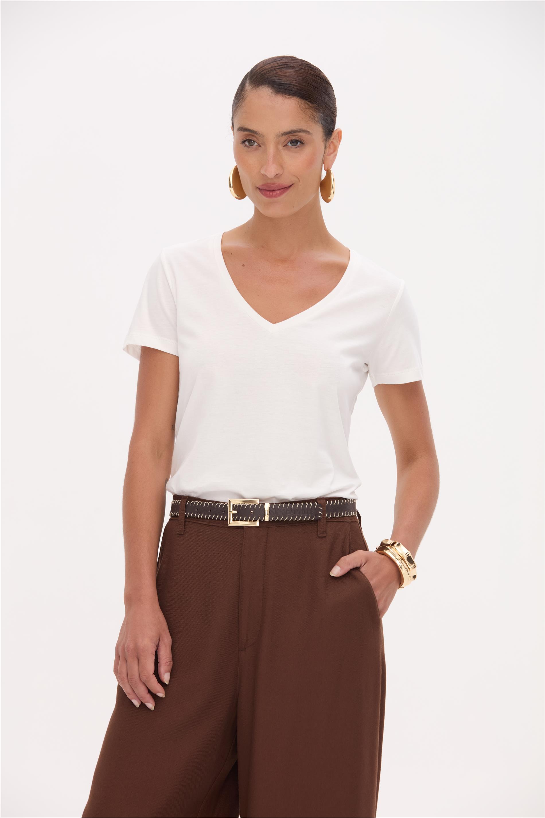 Camiseta Feminina em  Algodão Decote V