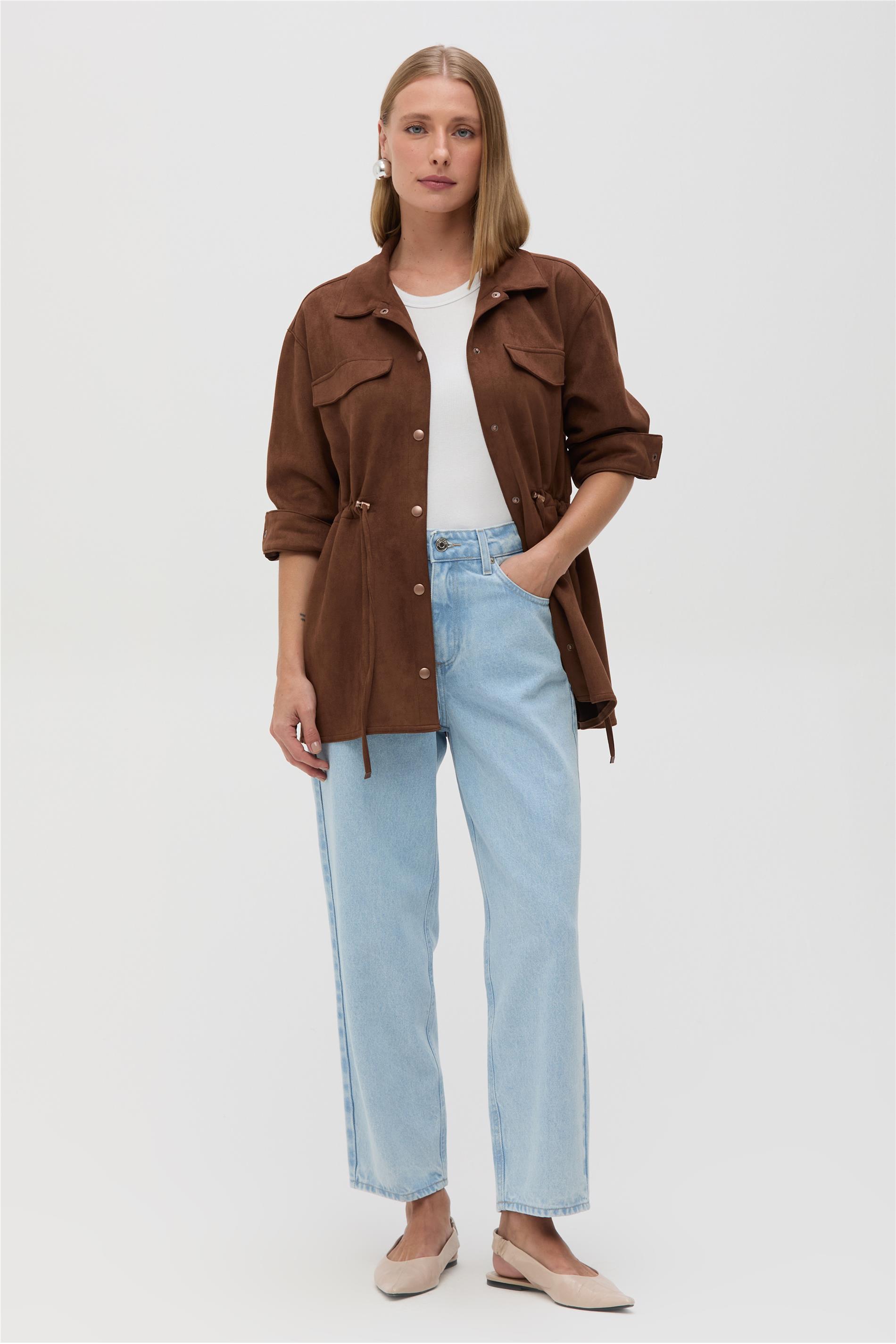 Calça Jeans Feminina Tapered  com Vinco