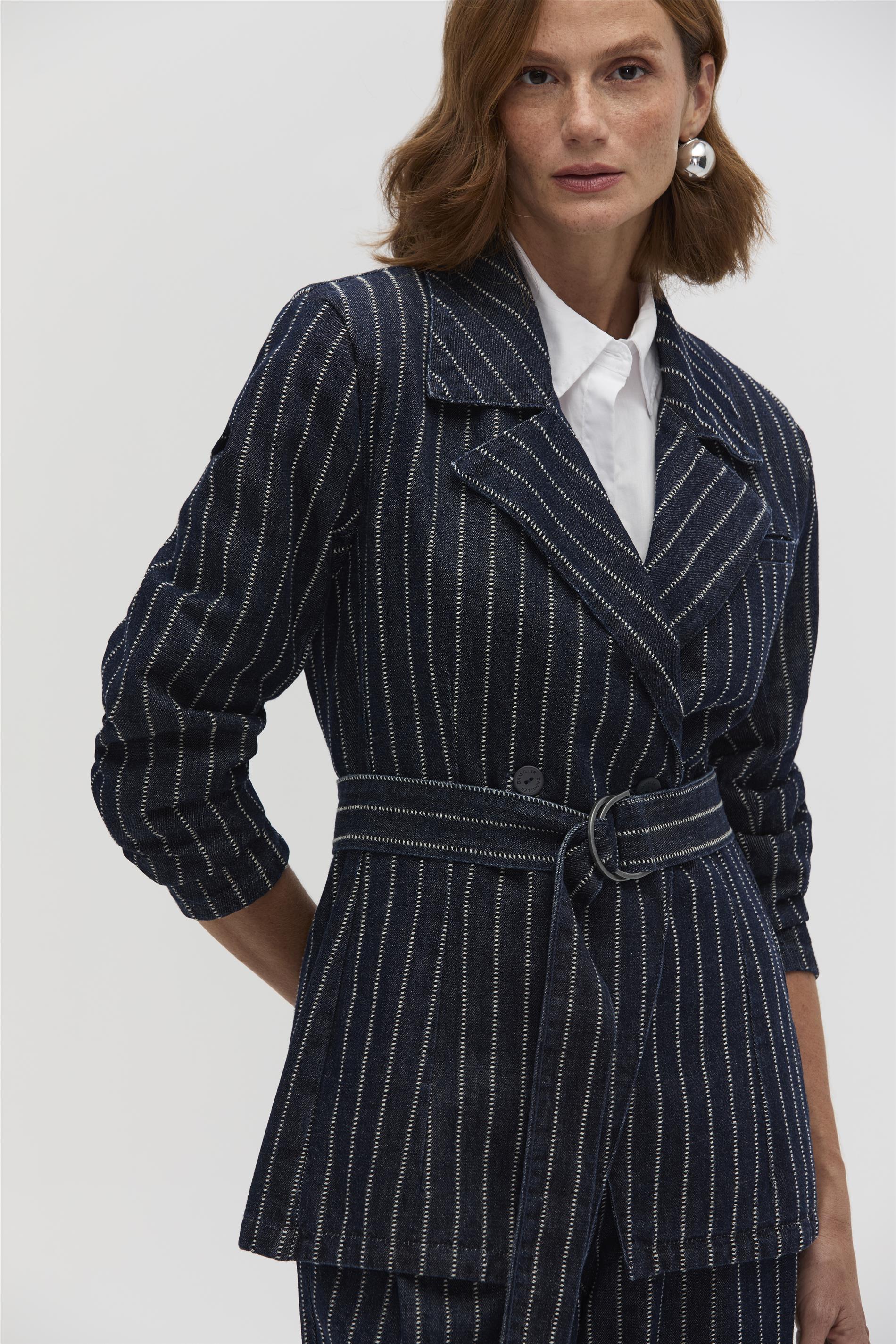 Blazer Feminino Alongado Risca de Giz