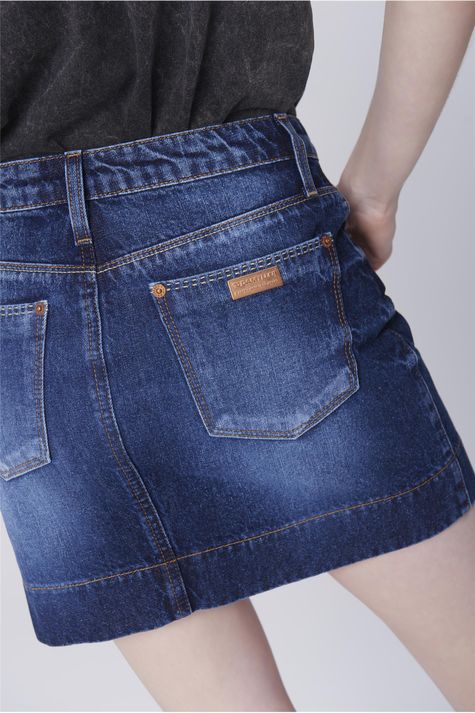 Saia-Jeans-Mini-com-Etiqueta-no-Bolso-Detalhe--