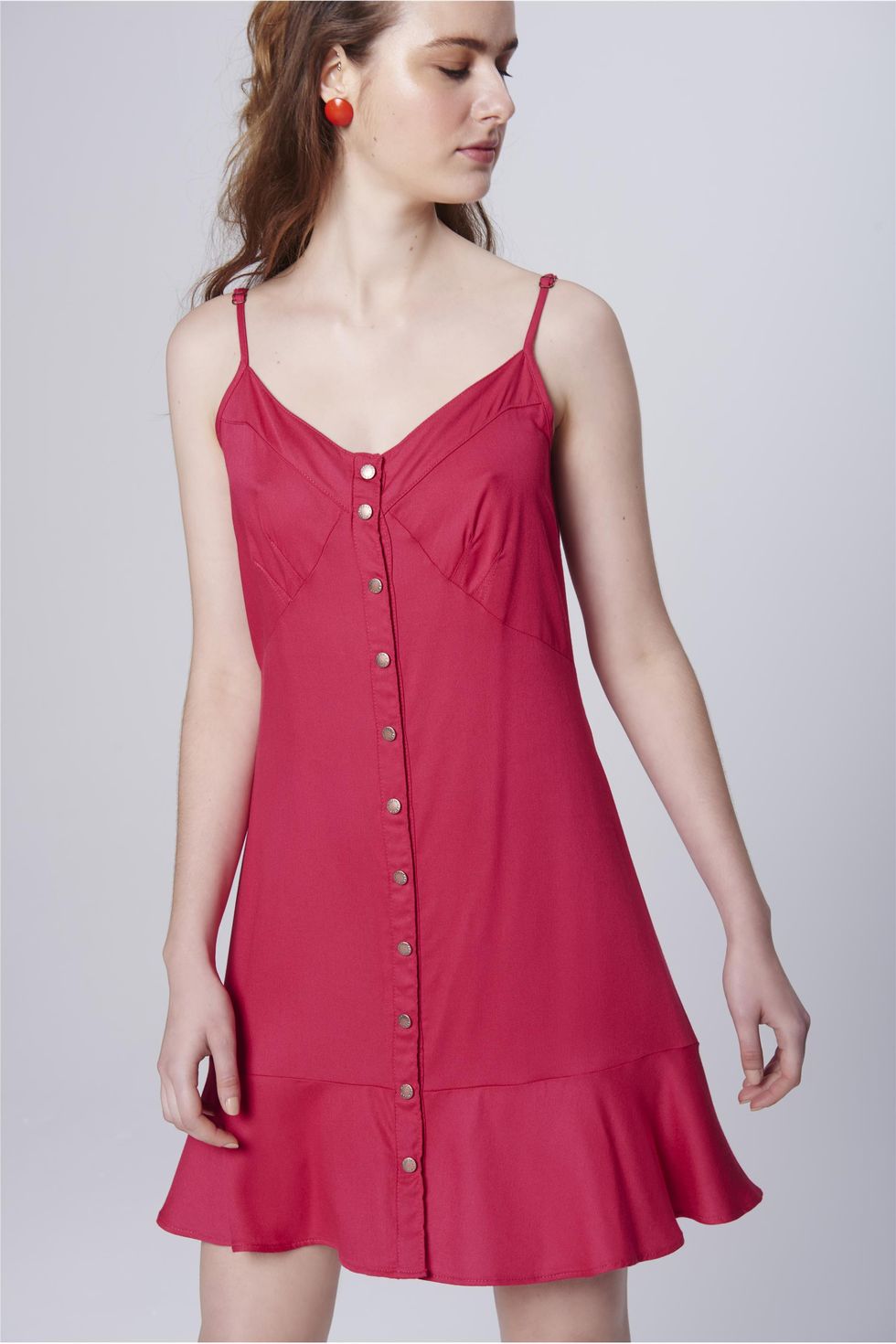 vestido curto com botoes na frente