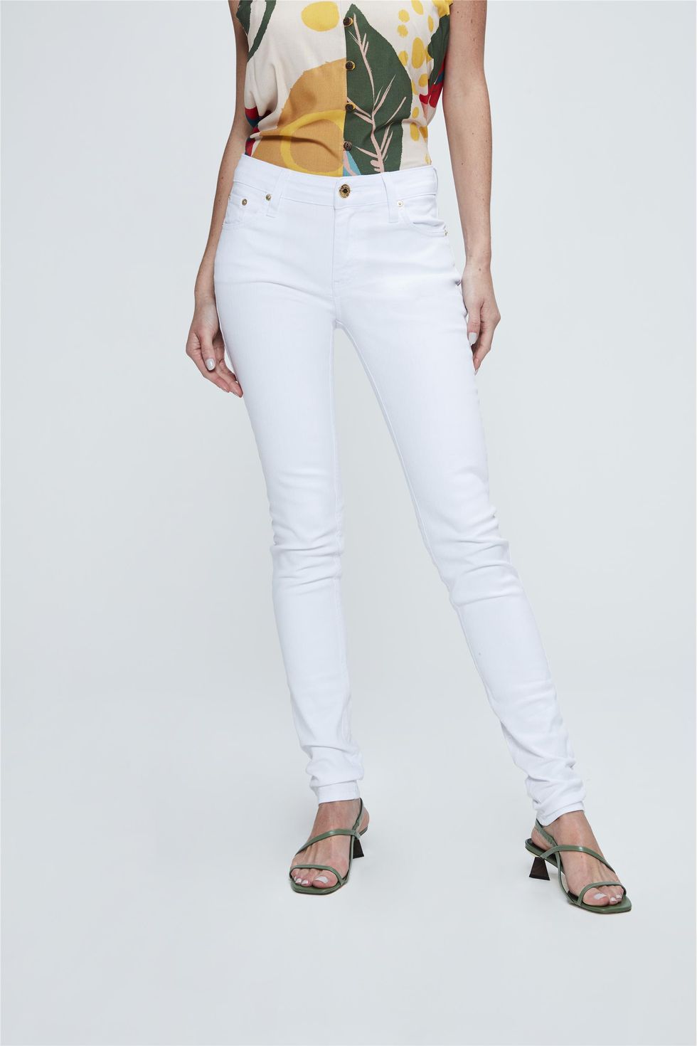 calça slim branca feminina