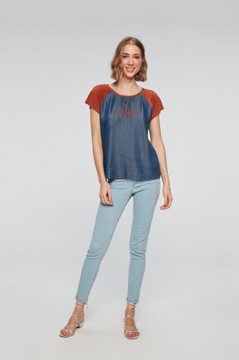 Camiseta-Jeans-com-Suede-Feminina-Detalhe-1--