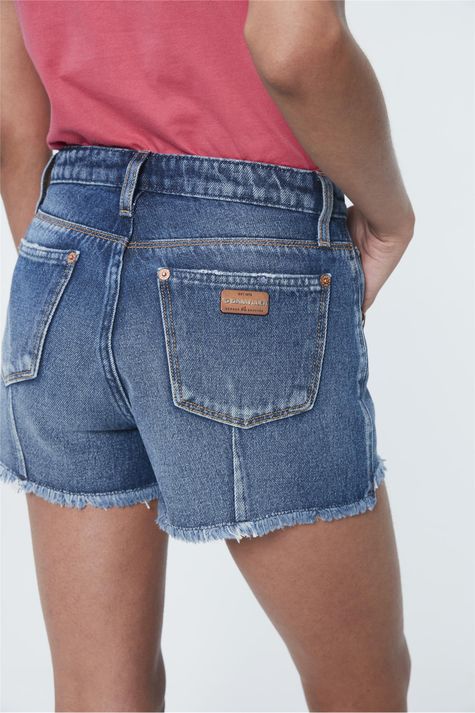 Short-Jeans-Mini-de-Cintura-Alta-Solto-Detalhe--