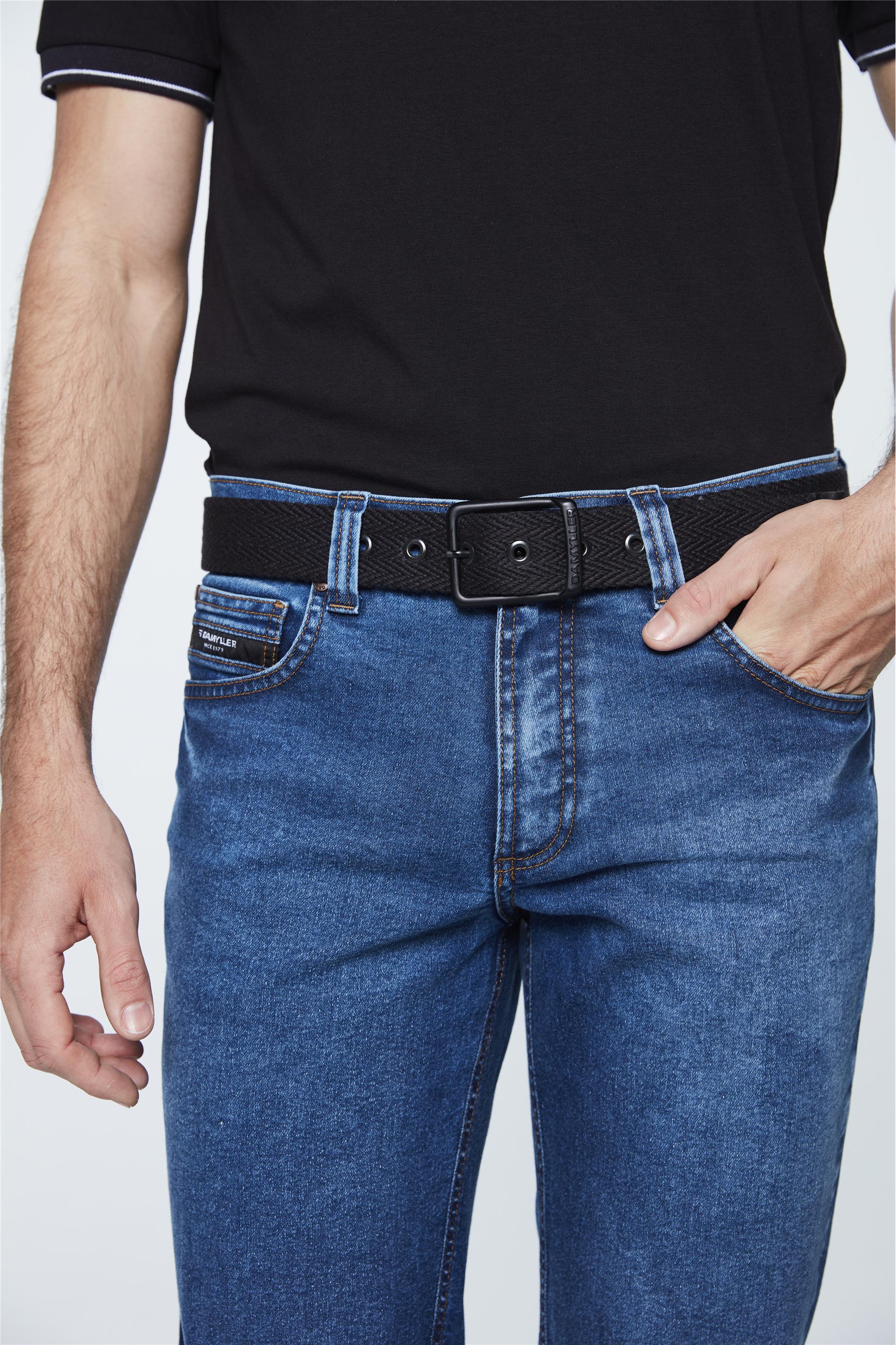 calça jeans com cadarço masculina