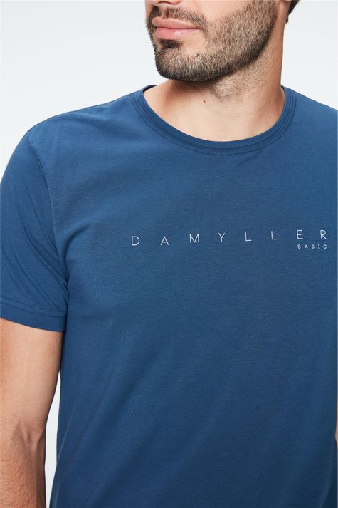 Camiseta-com-Estampa-Damyller-Basic-Detalhe--