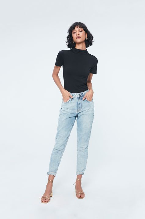 Calca-Jeans-Azul-Claro-Mom-Feminina-Detalhe-1--