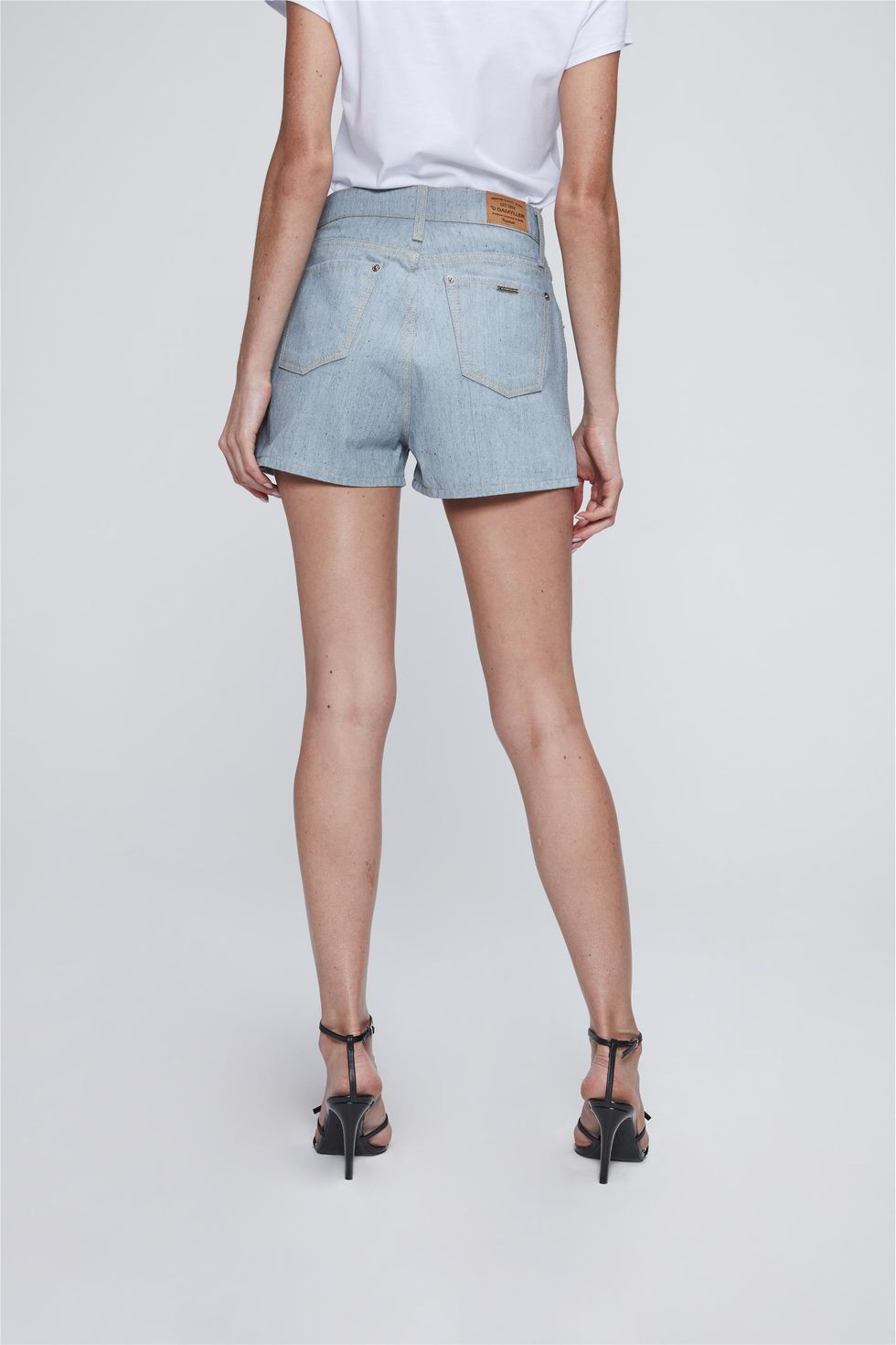 short solto feminino