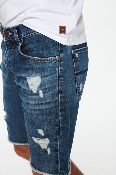 Bermuda-Jeans-Escuro-com-Destroyed-Detalhe-1--