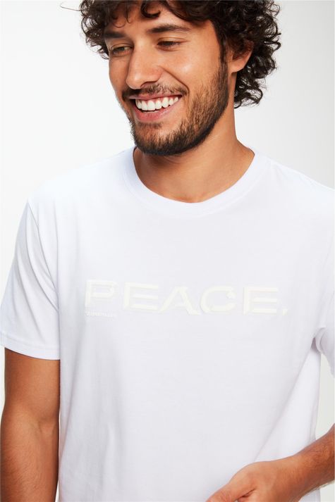 Camiseta-com-Estampa-Peace-Masculina-Detalhe-1--