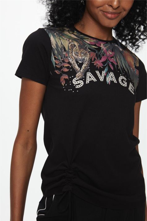 Camiseta-com-Estampa-Savage-Feminina-Detalhe-1--