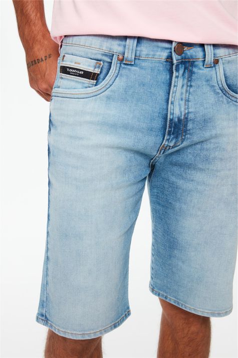 Bermuda-Jeans-Claro-Reta-C29-Masculina-Frente--