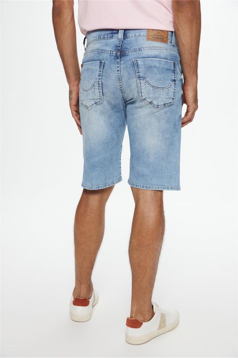 Bermuda-Jeans-Claro-Reta-C29-Masculina-Costas--
